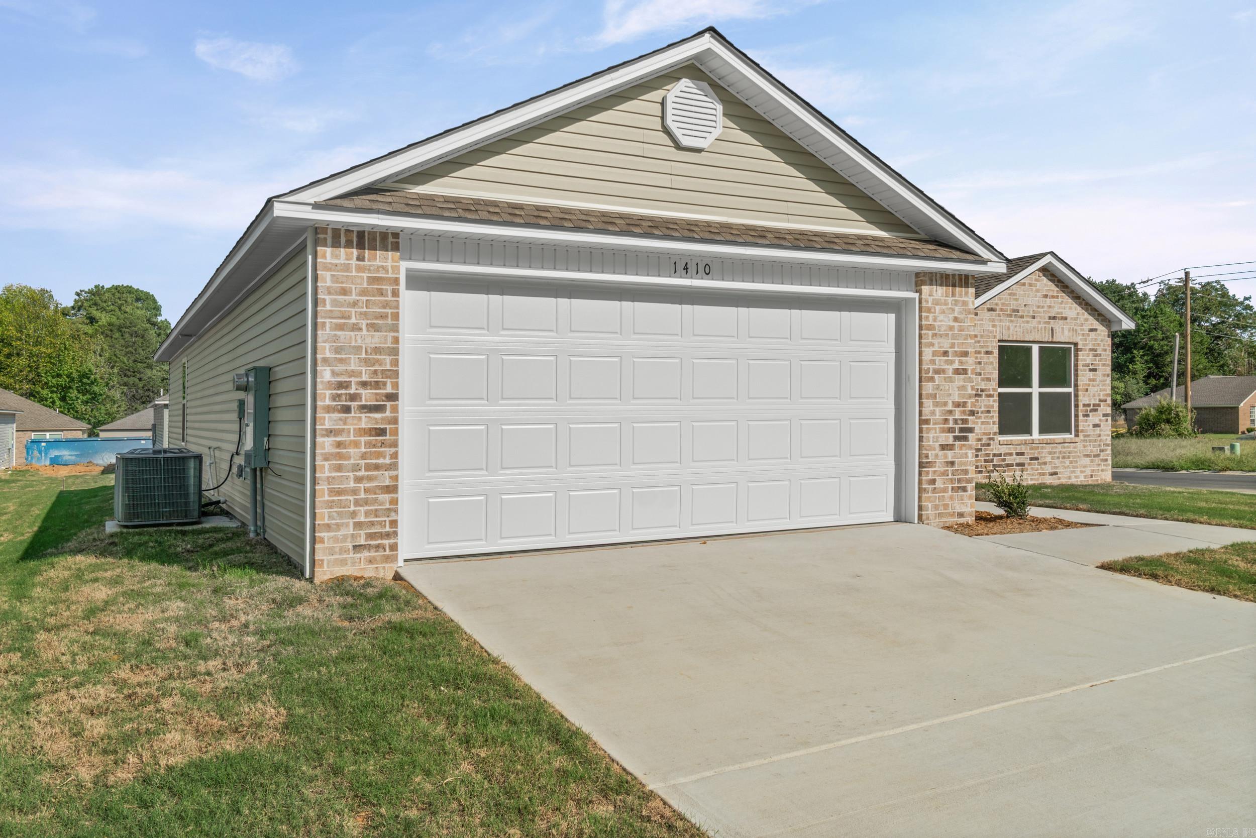 1410 Manor Oaks Boulevard — photo 3