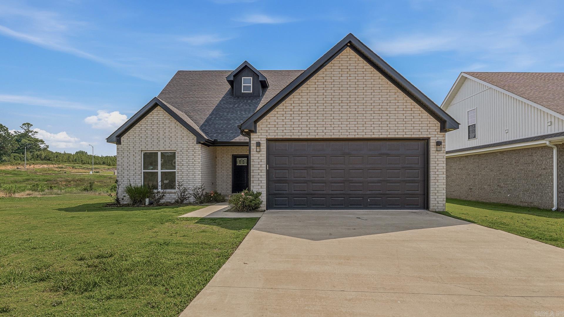 2211 S 20  Paragould, AR