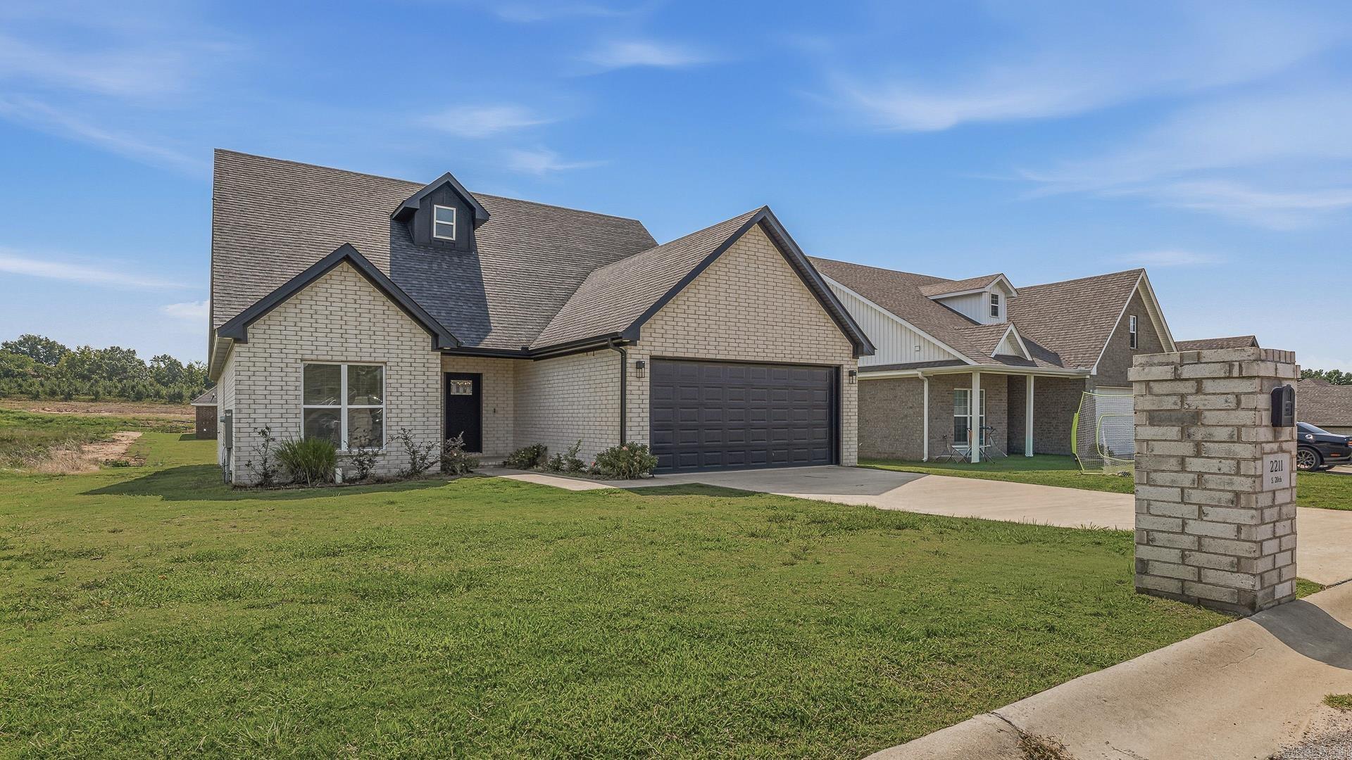 2211 S 20  Paragould, AR