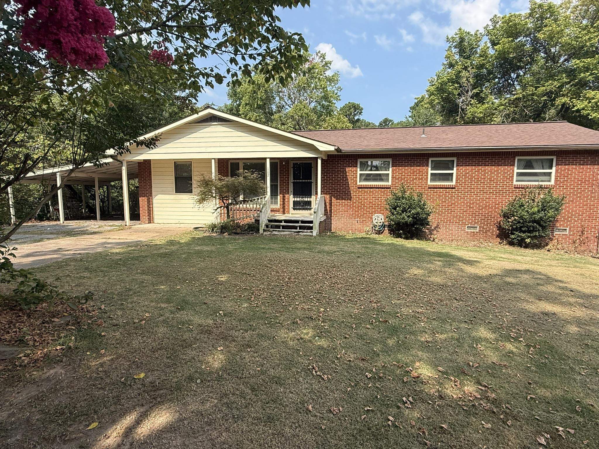 82 S Oak  Melbourne, AR