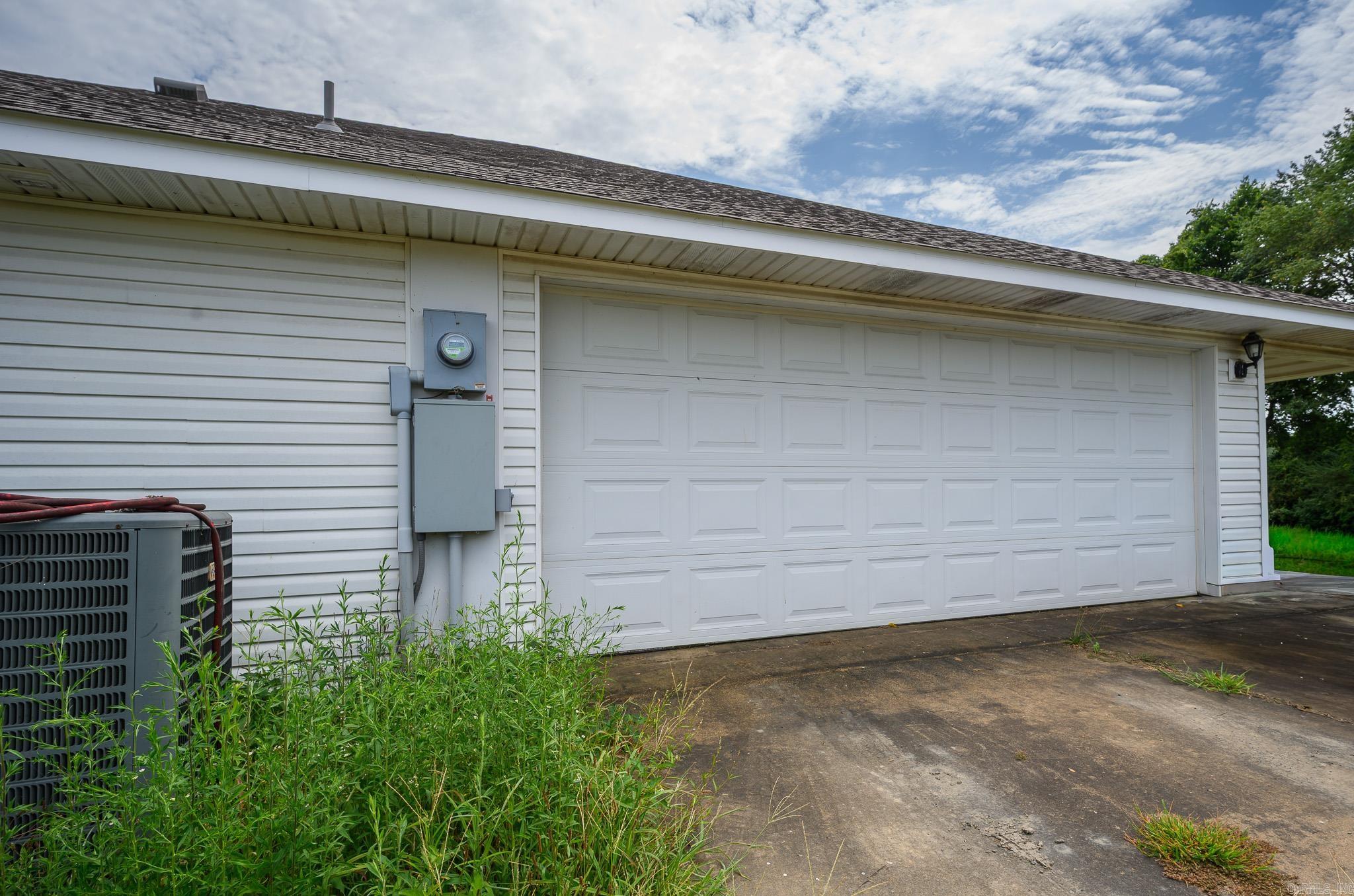 156 Frontier Ln.  Mena, AR