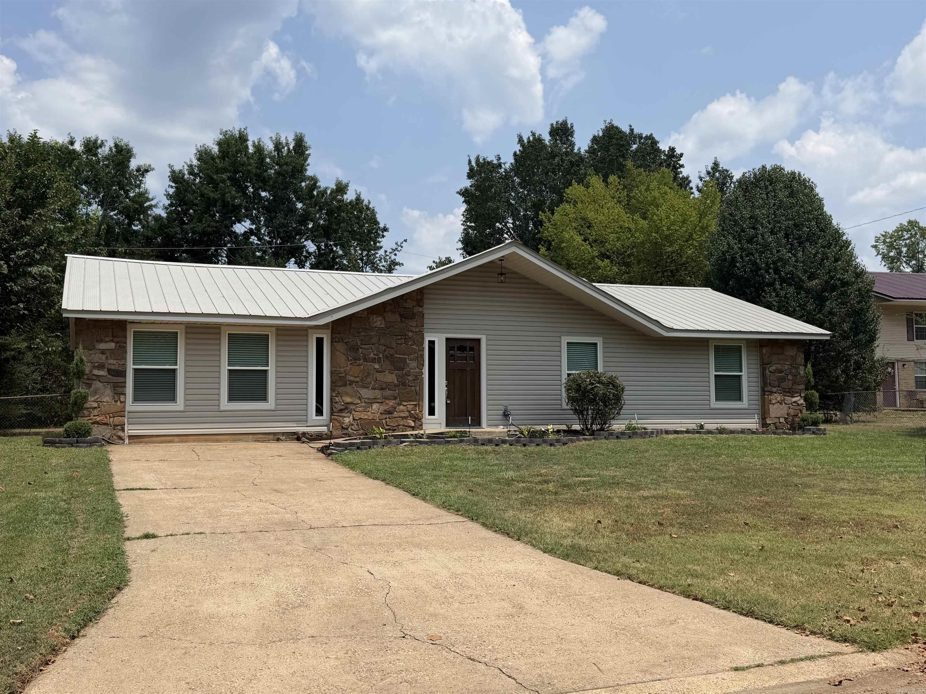 125 Shadybrook  Morrilton, AR