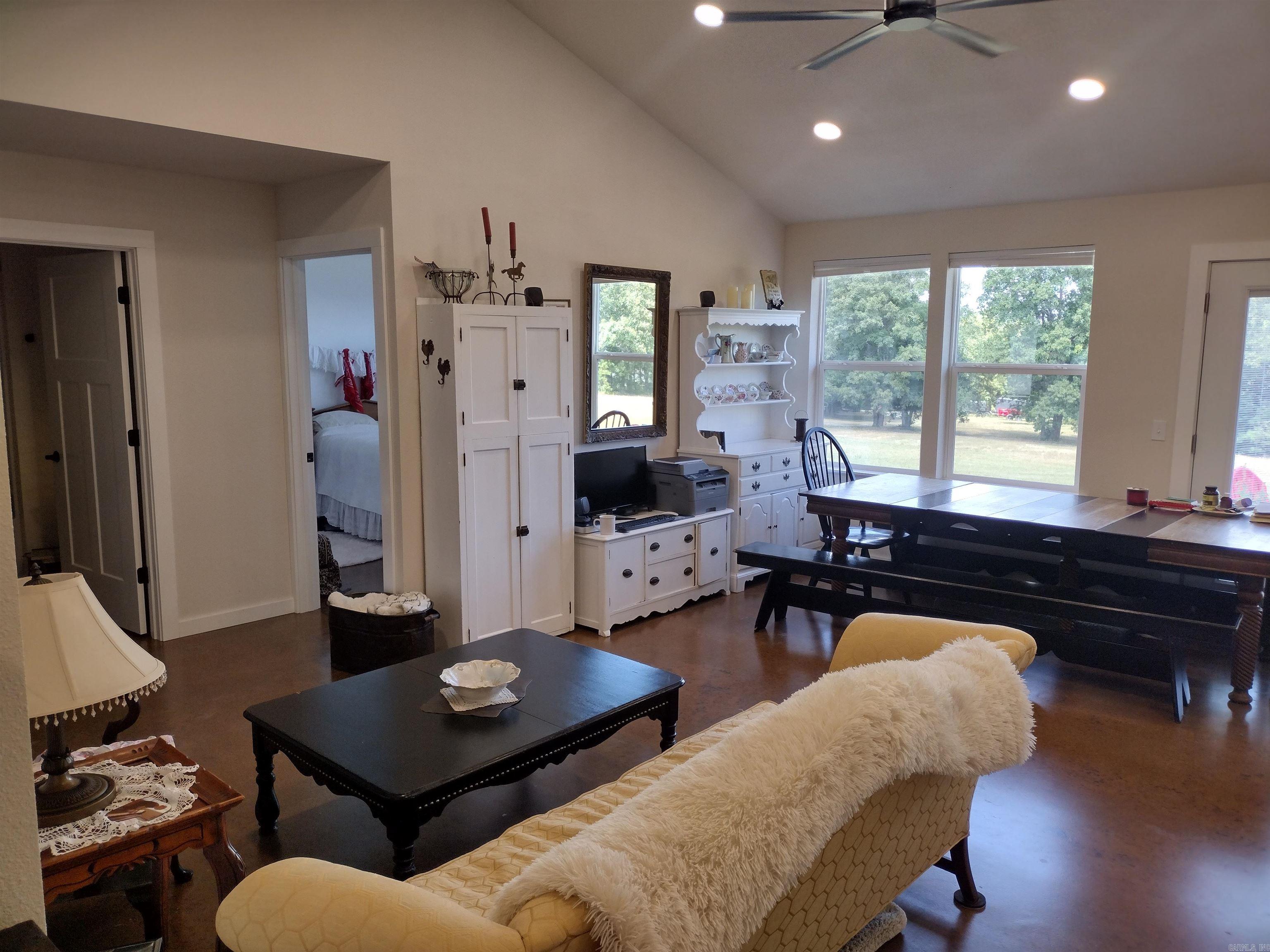 1192 Alamo dr  Mountain View, AR