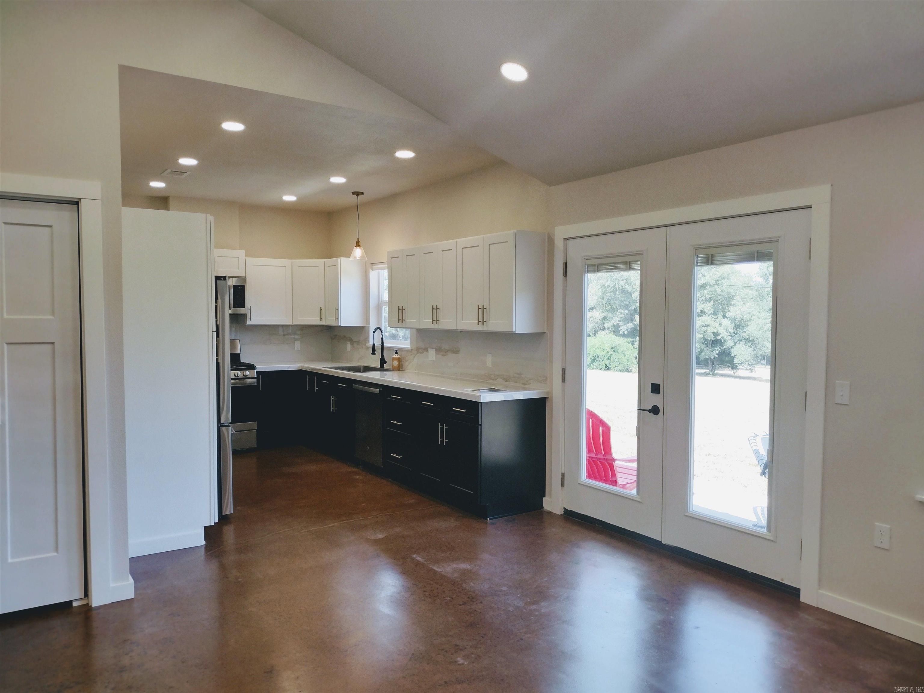 1192 Alamo dr  Mountain View, AR