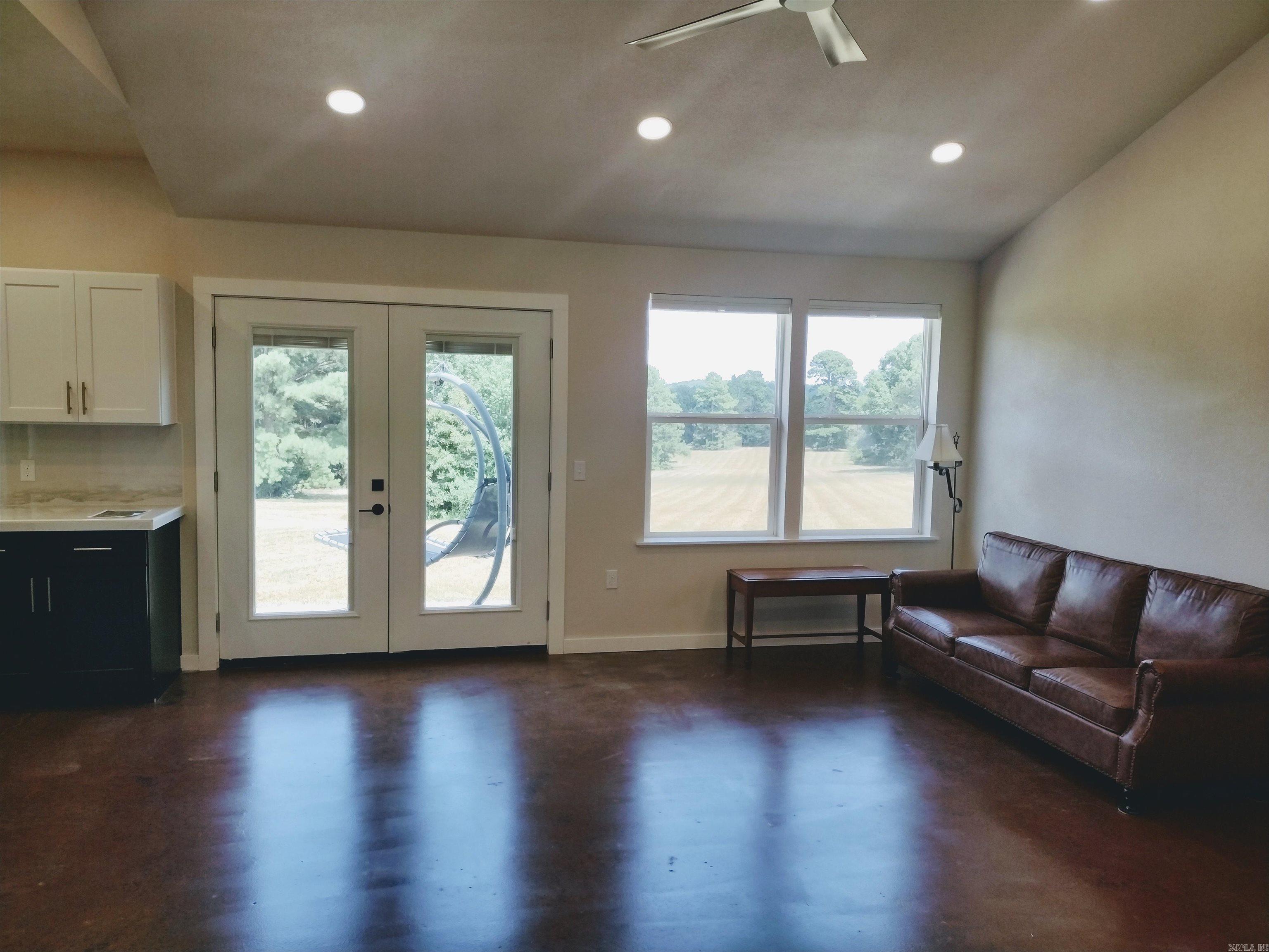 1192 Alamo dr  Mountain View, AR