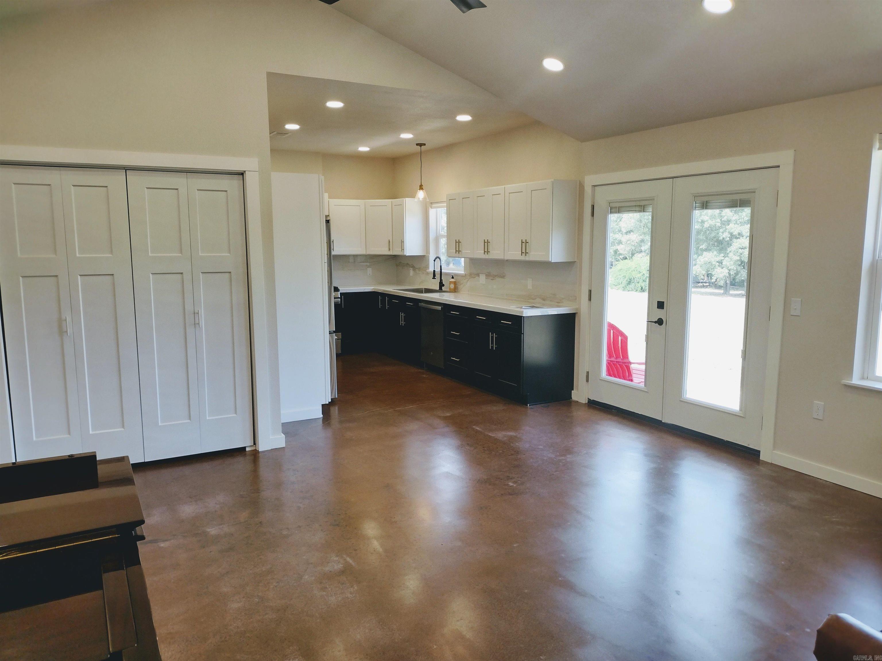 1192 Alamo dr  Mountain View, AR