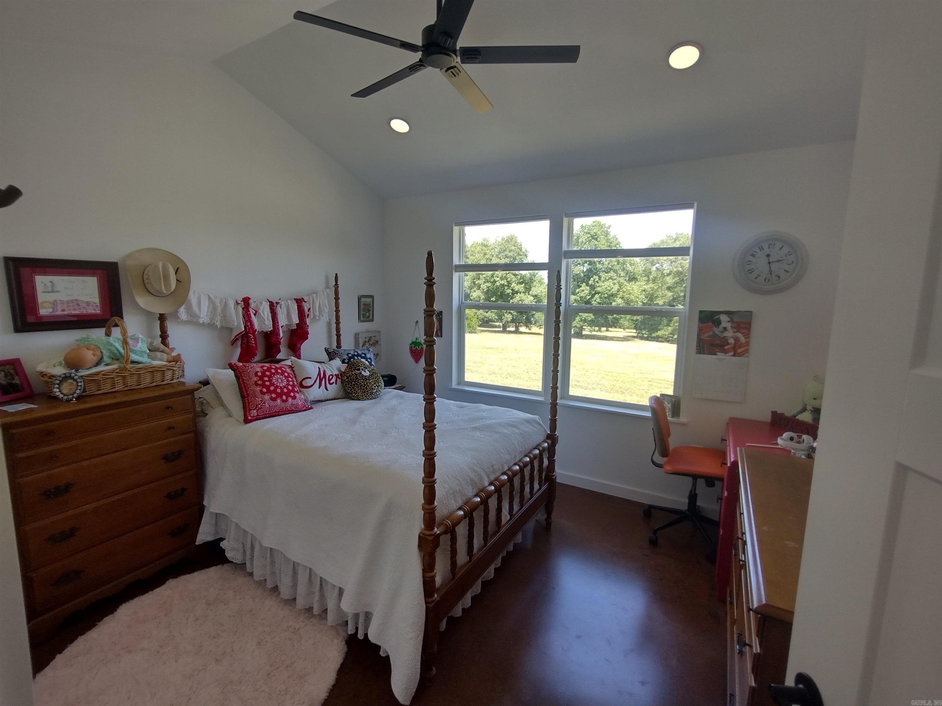 1192 Alamo dr  Mountain View, AR