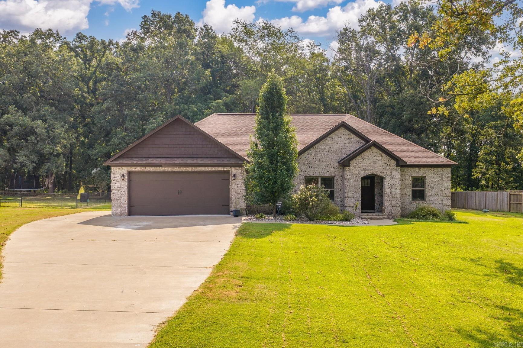 92  Garrison  Greenbrier, AR