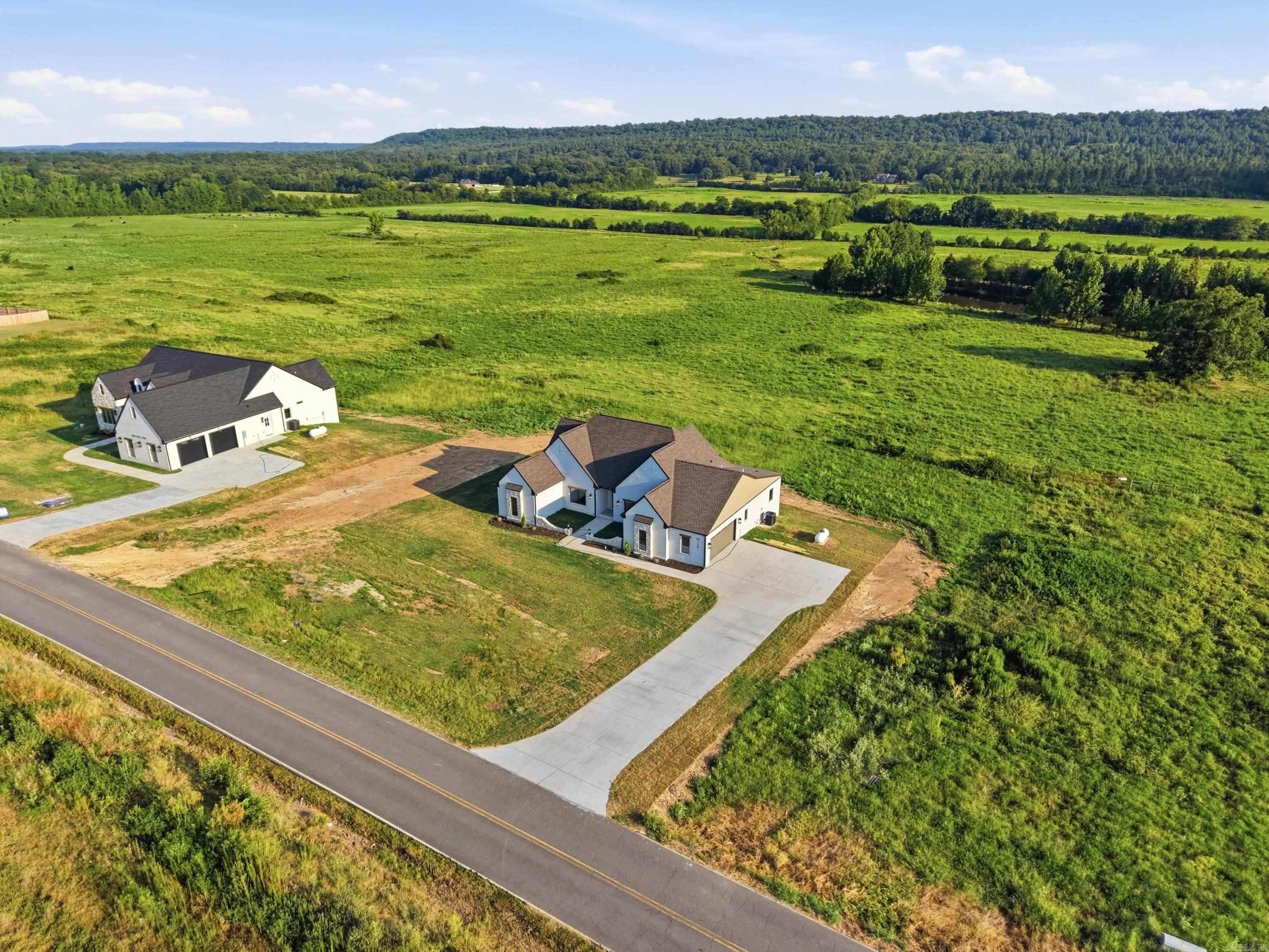 248 Castleberry  Greenbrier, AR
