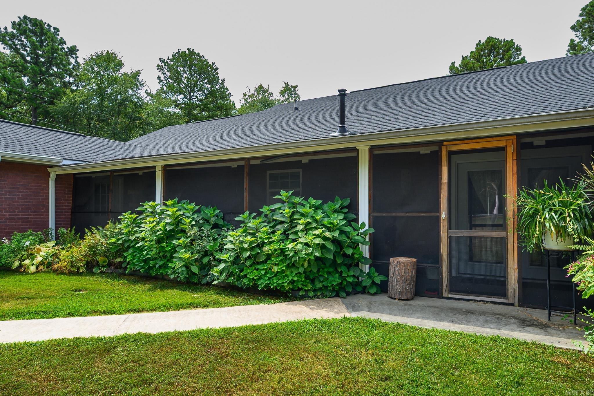 2707 Highway 88  Mena, AR