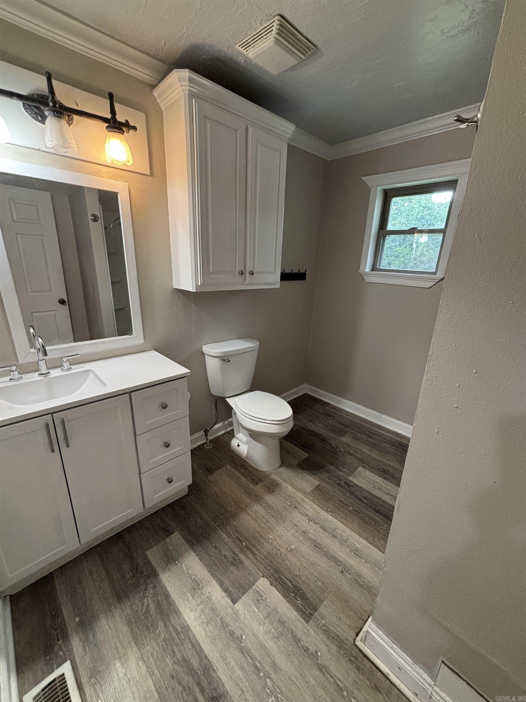 119 Overbeck  Romance, AR