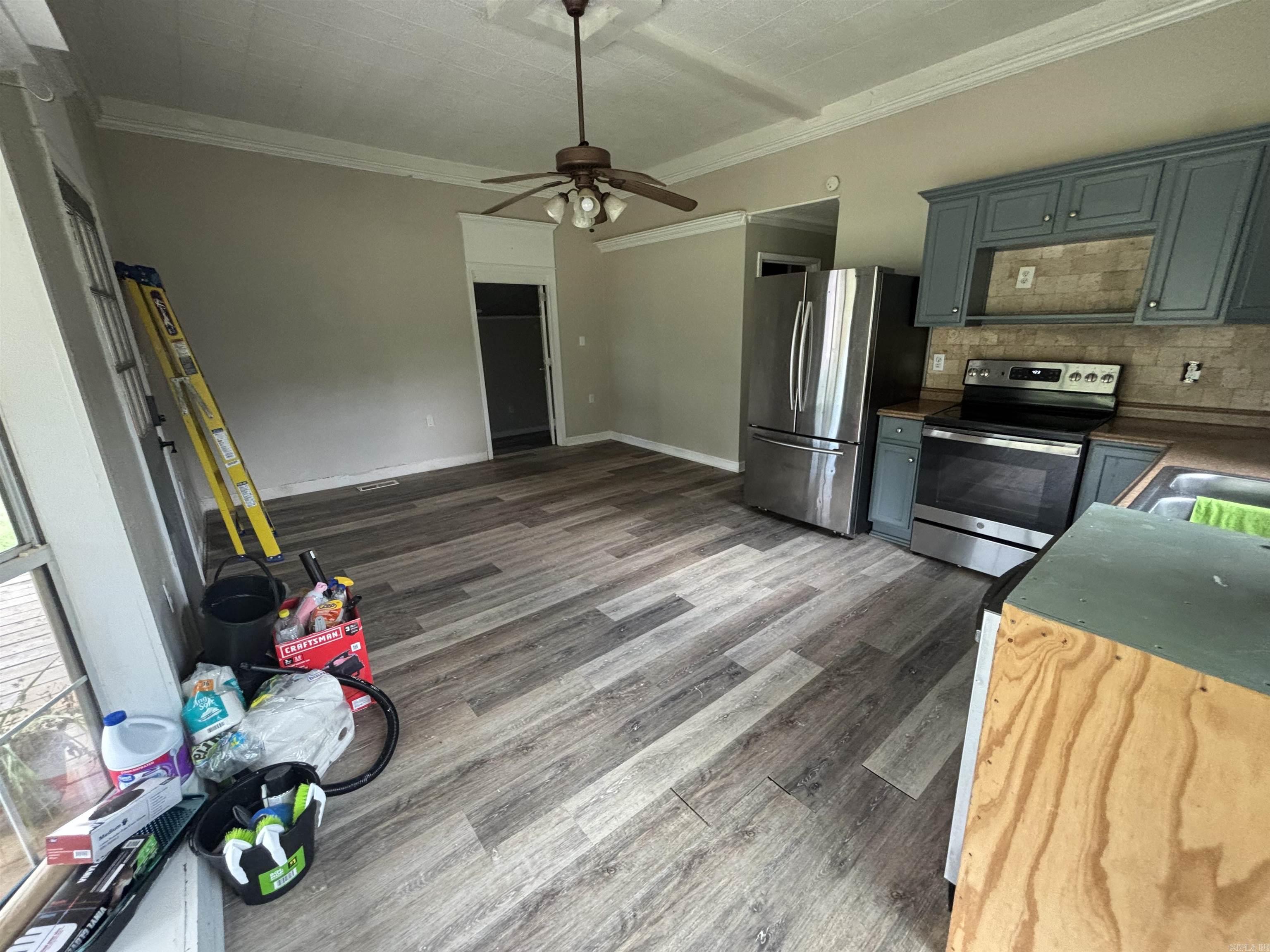 119 Overbeck  Romance, AR
