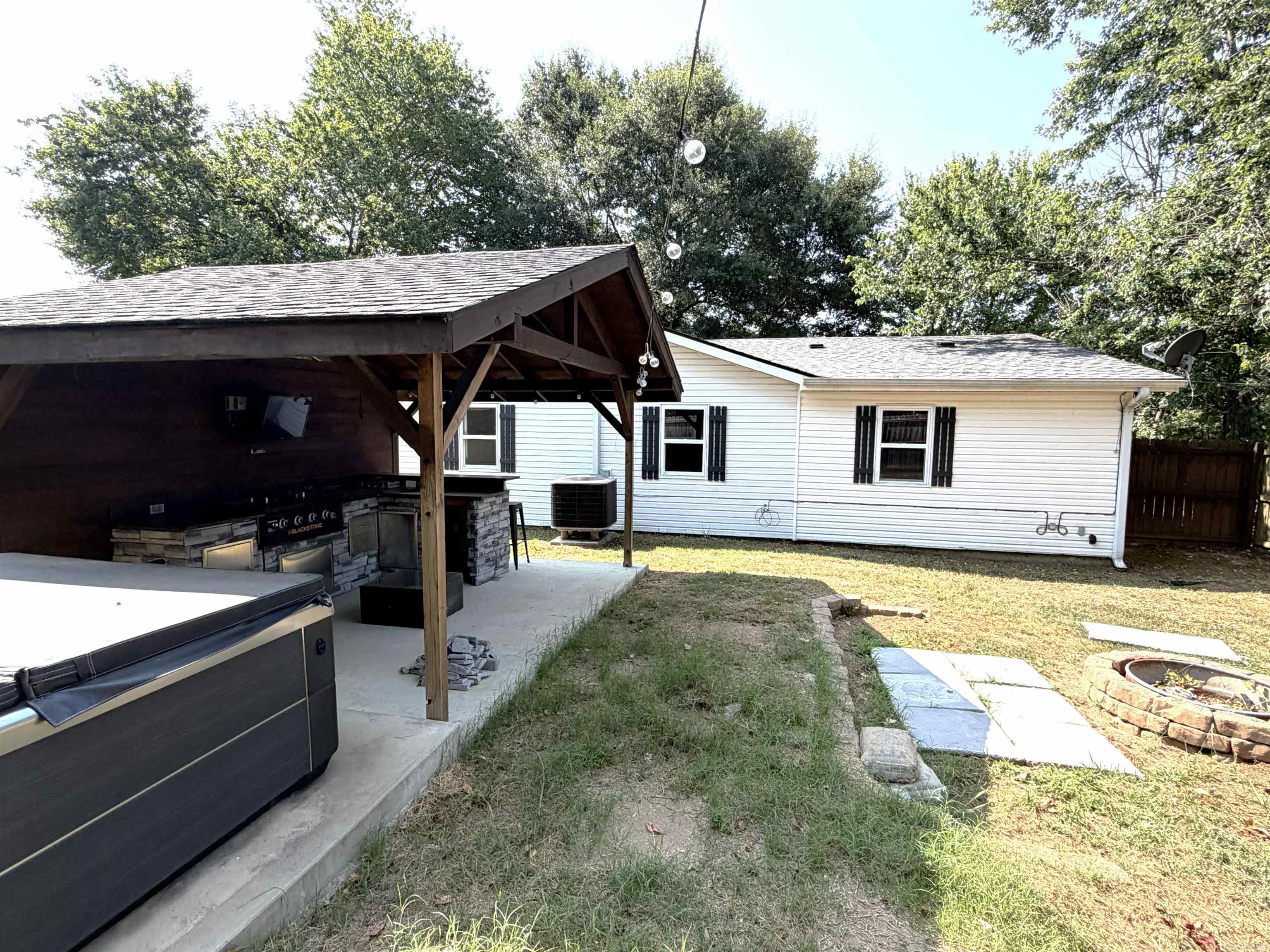 404 Deridder  Mena, AR