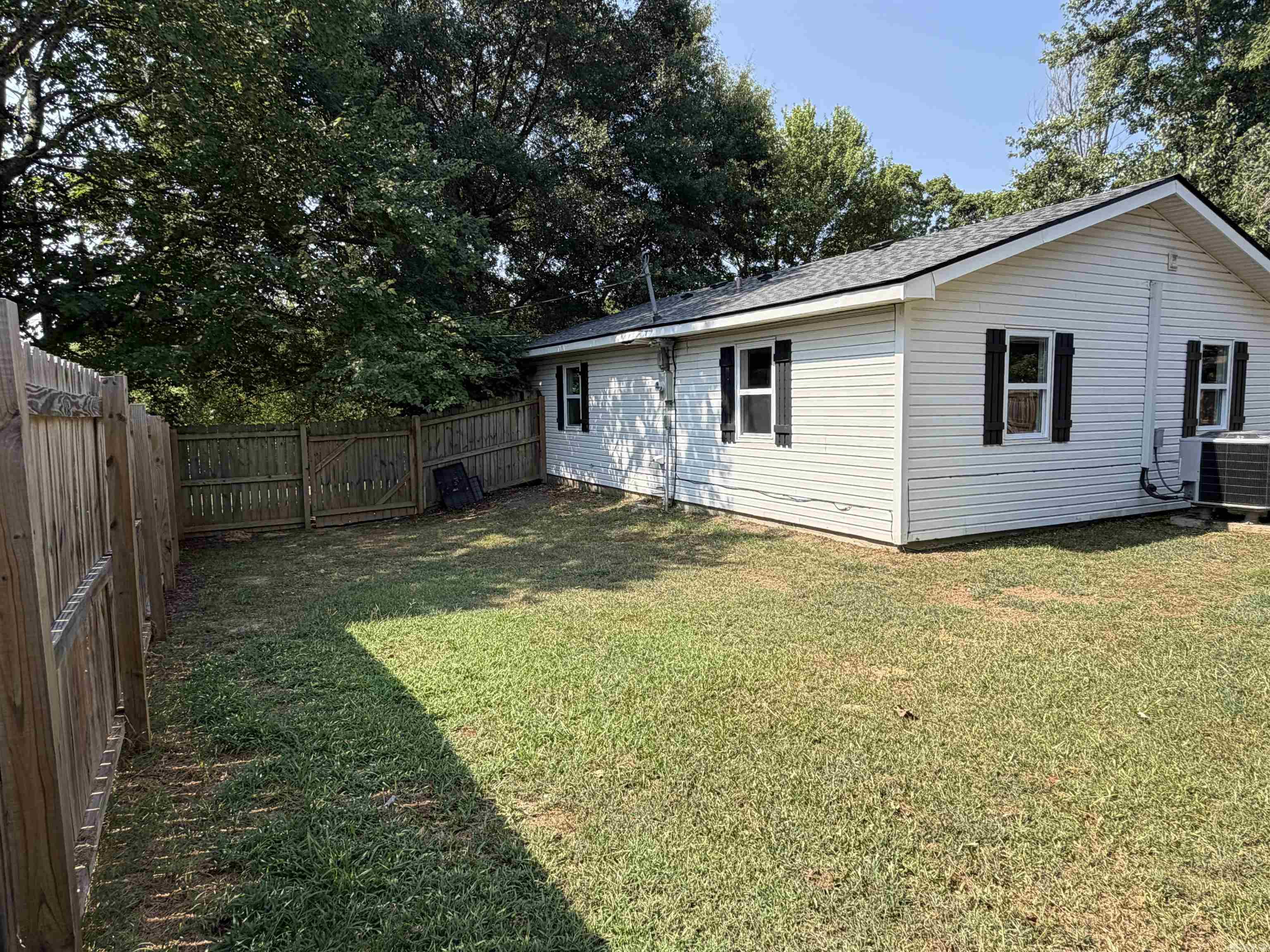 404 Deridder  Mena, AR