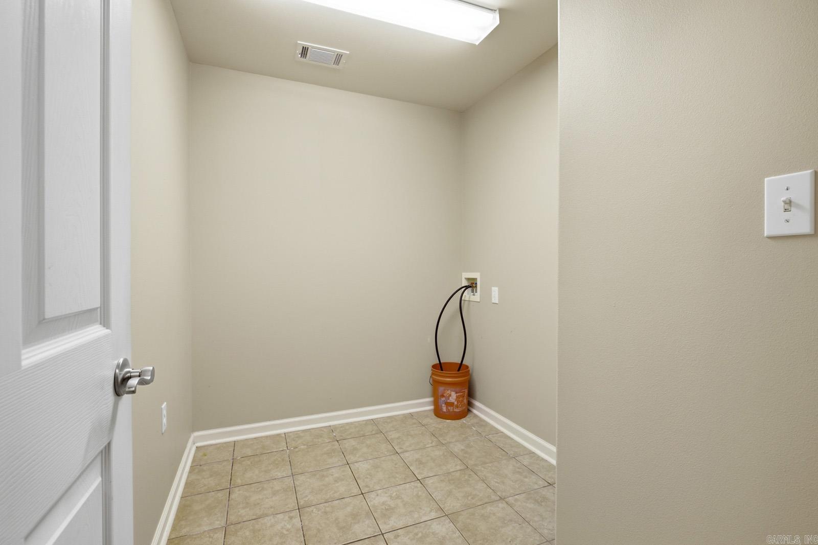 603 Llama  Searcy, AR