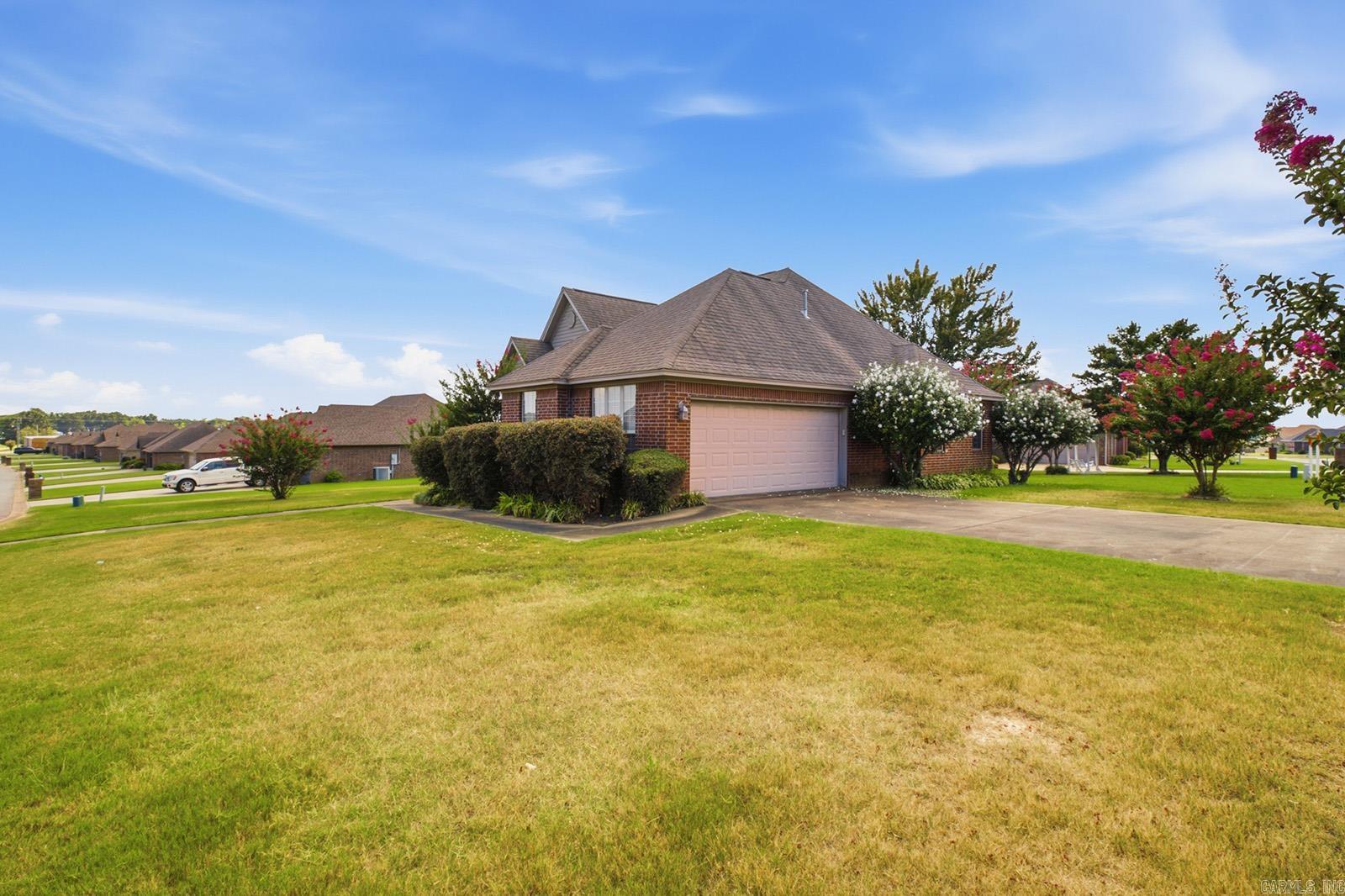 603 Llama  Searcy, AR