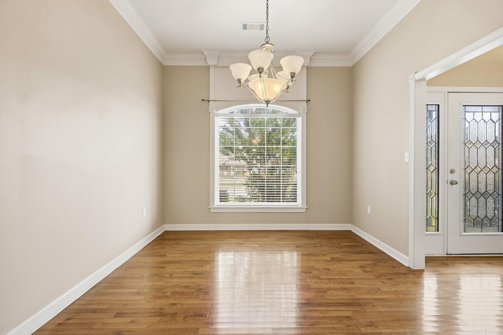 603 Llama  Searcy, AR