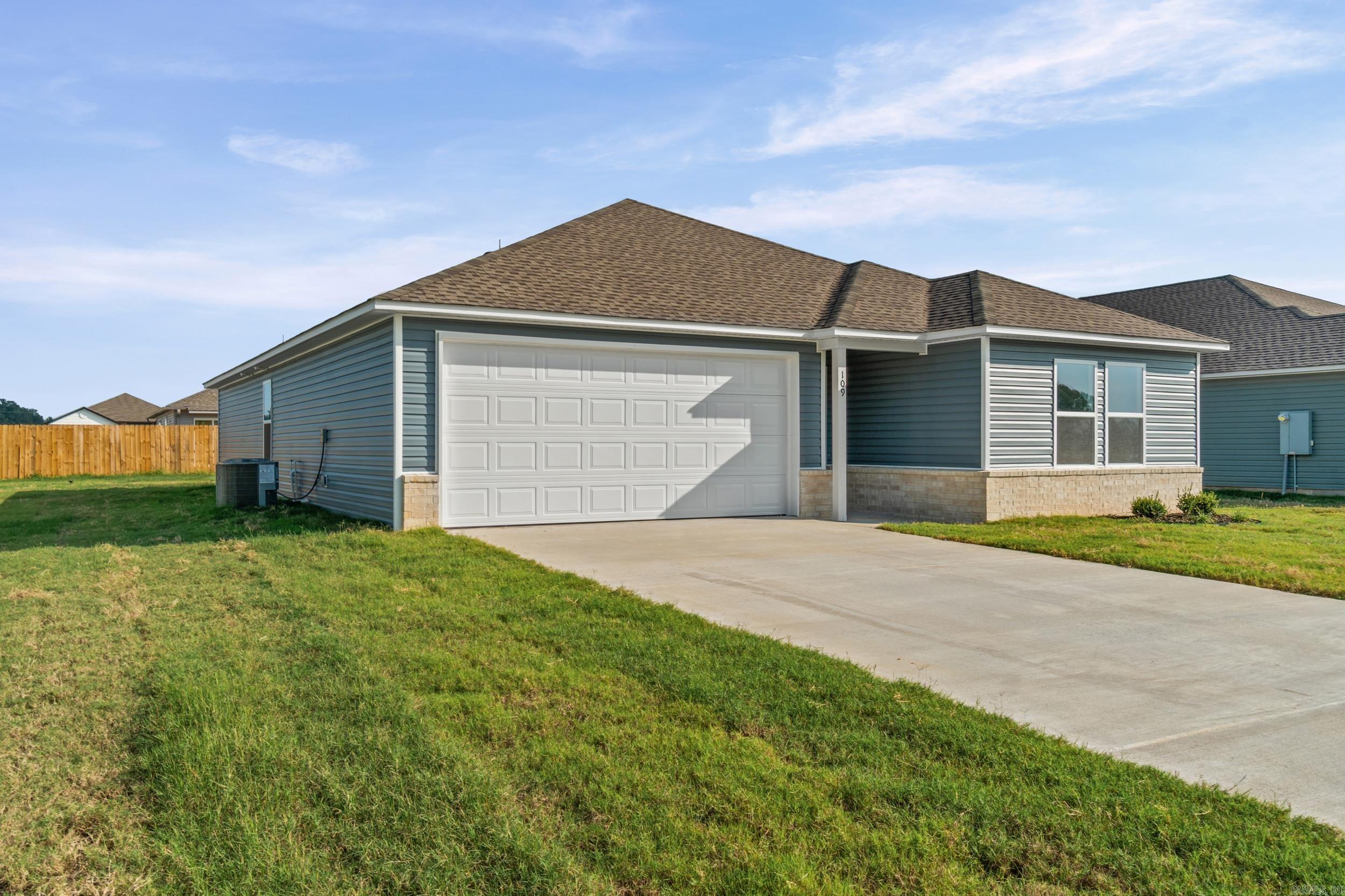 109 King Ranch Drive — photo 3