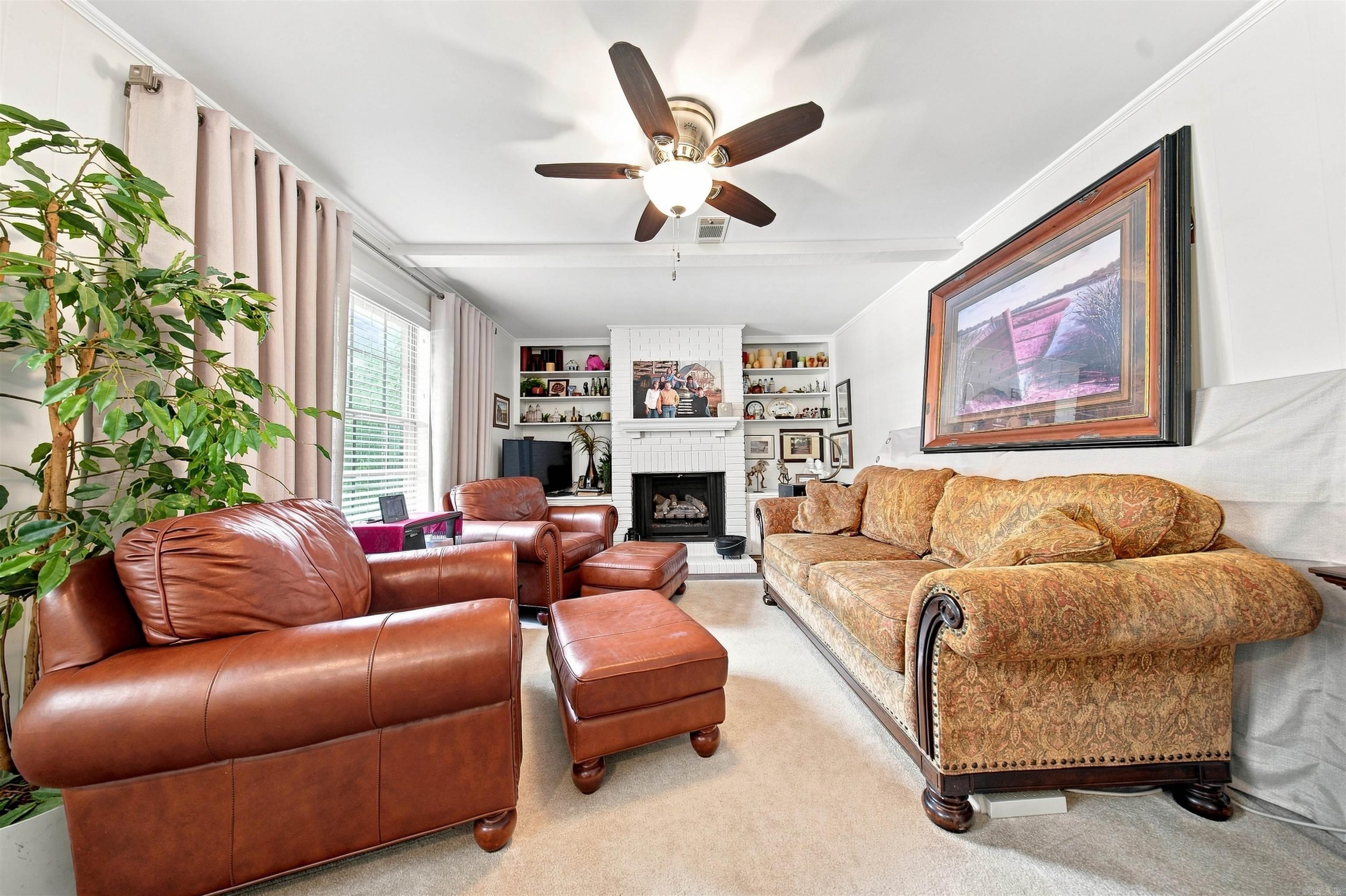 Gas fireplace