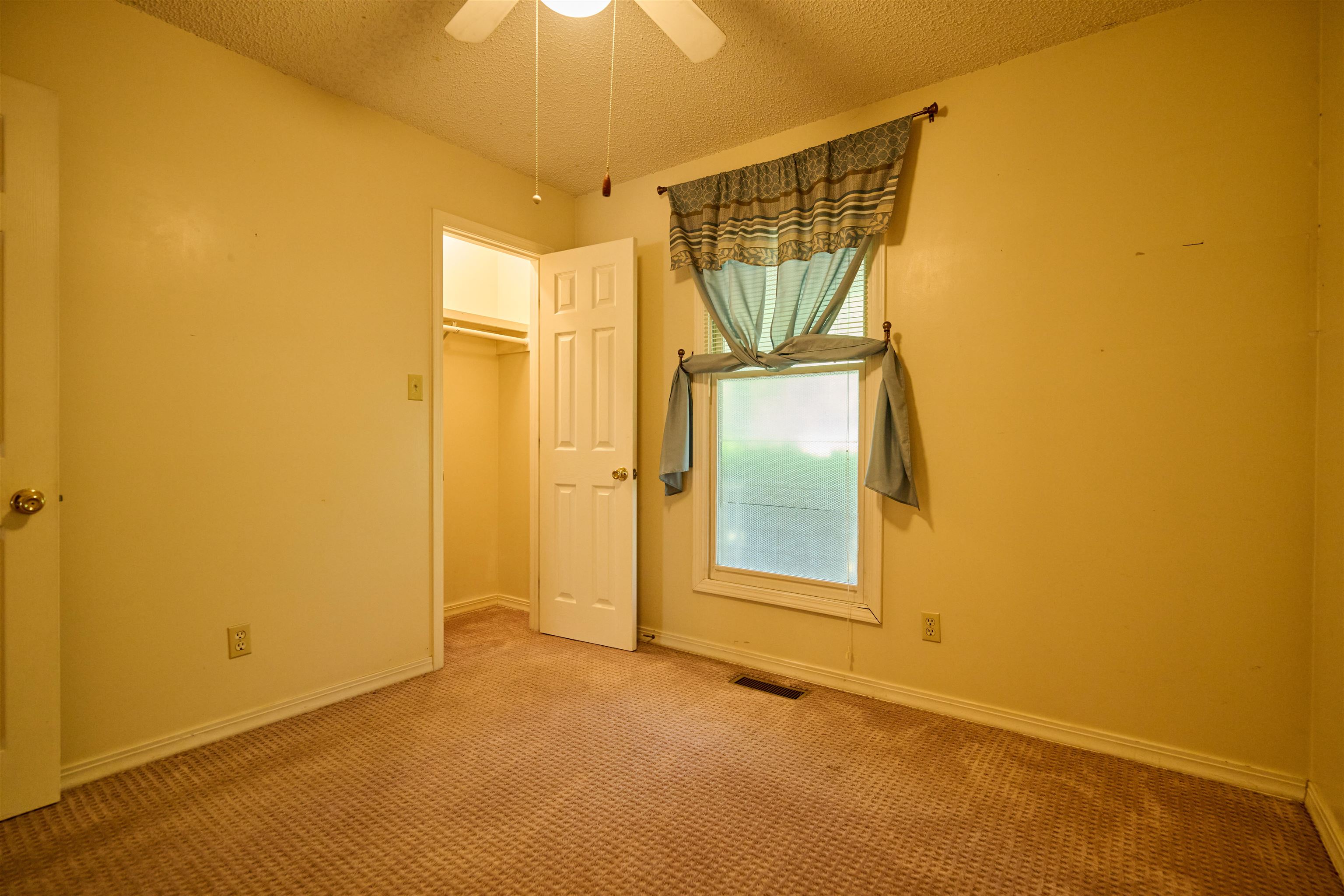 102 Hebron  Hardy, AR