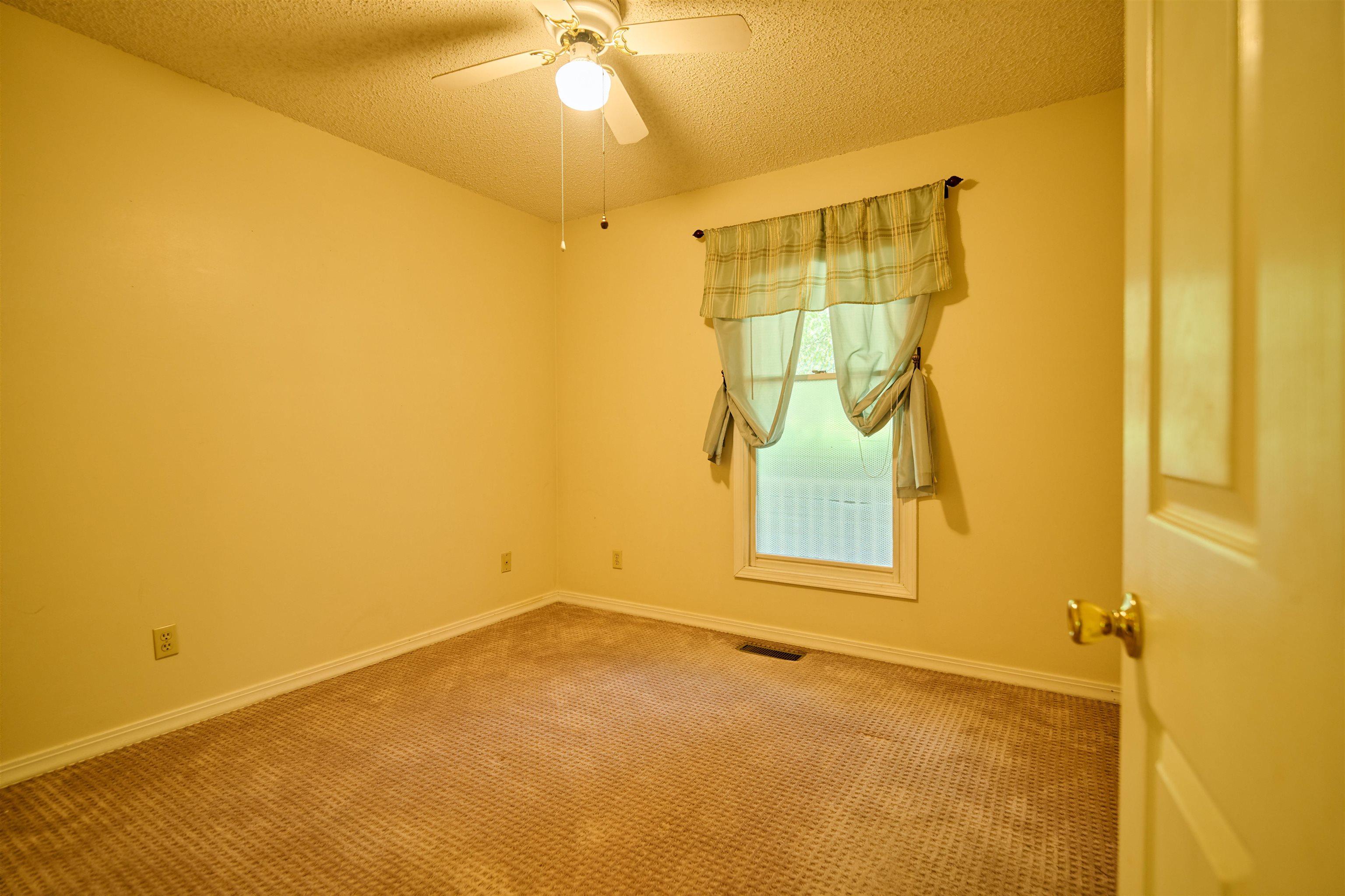 102 Hebron  Hardy, AR