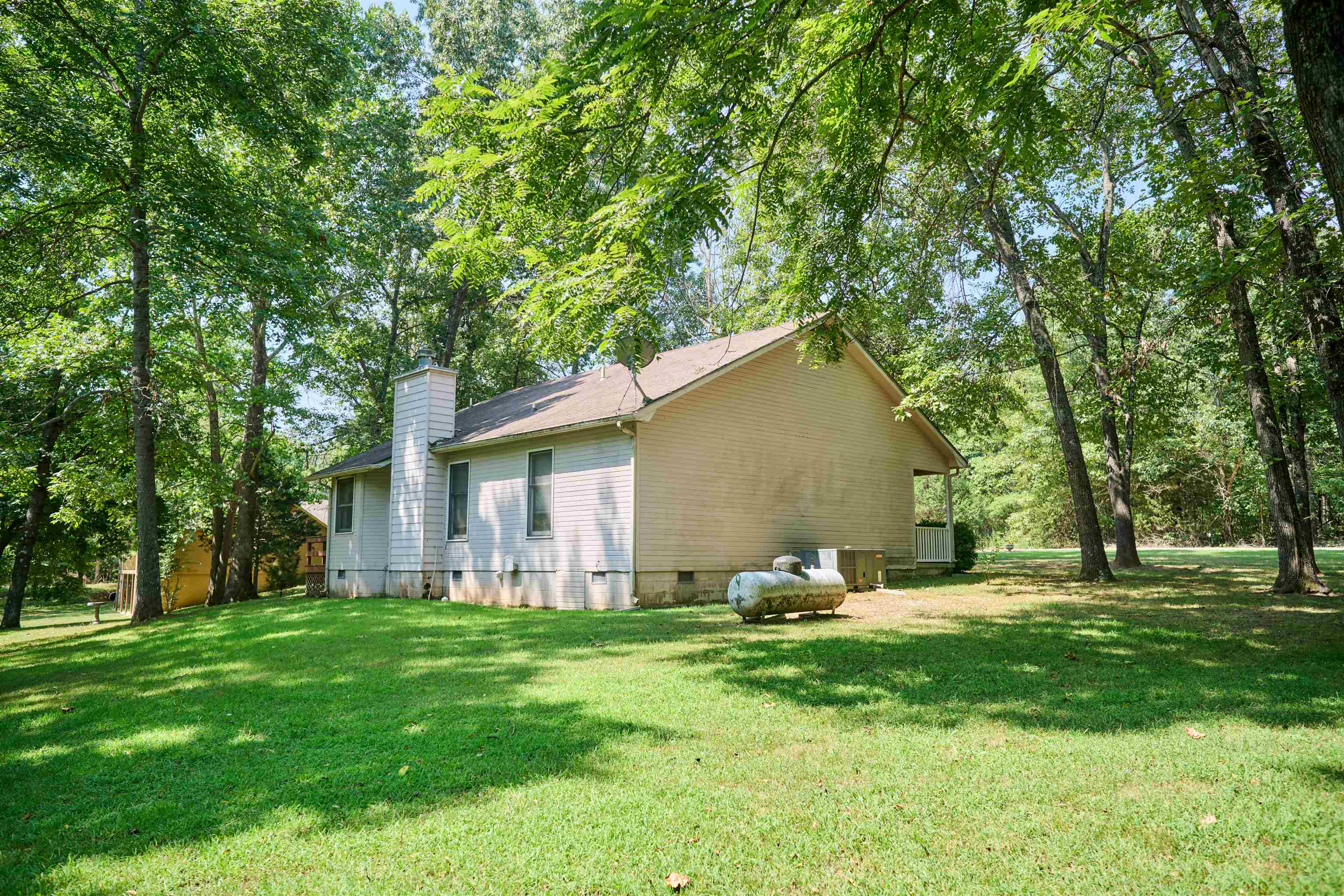 102 Hebron  Hardy, AR