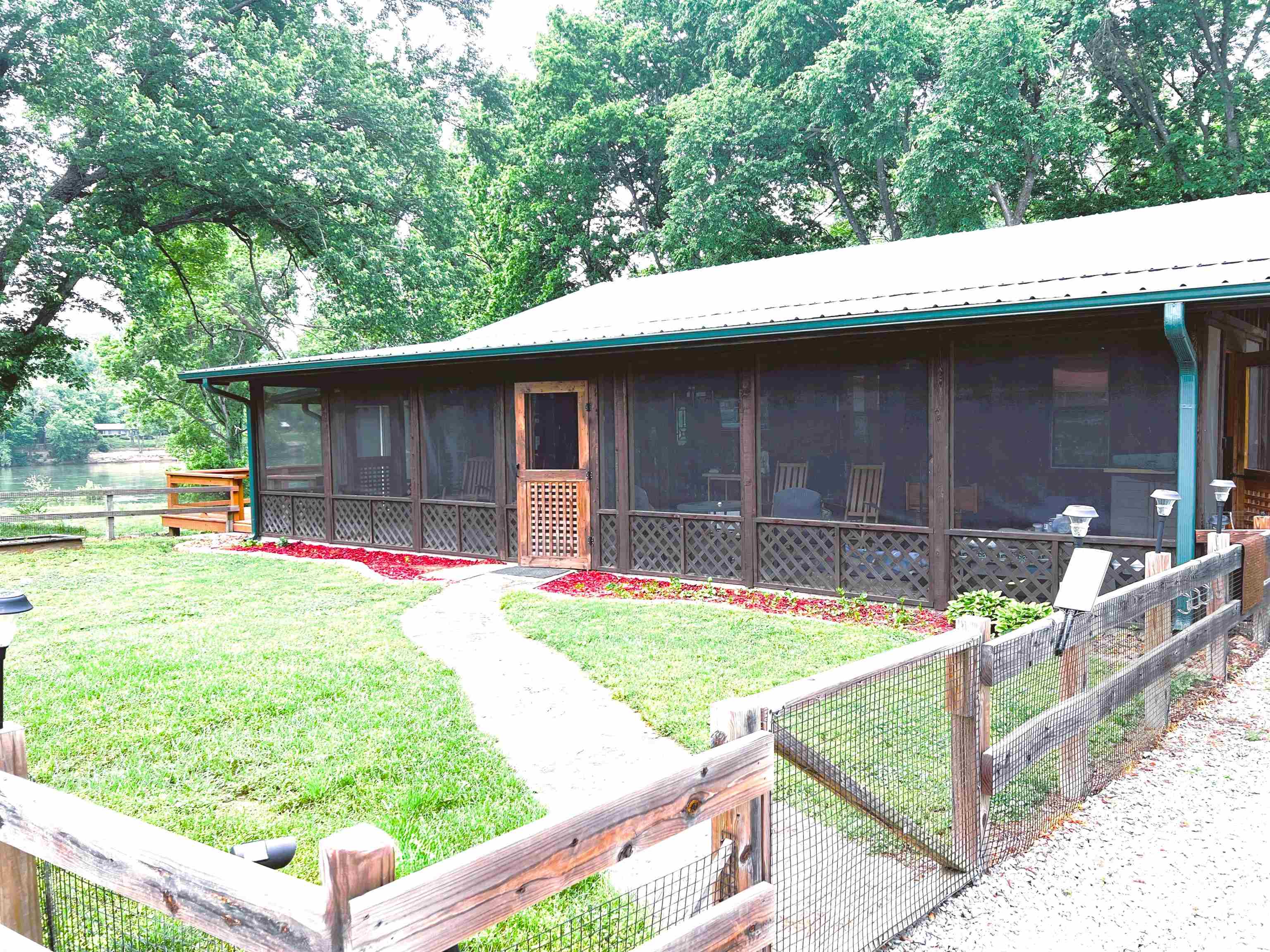 892 N Riverview 858 N Riverview Lane Mountain View, AR