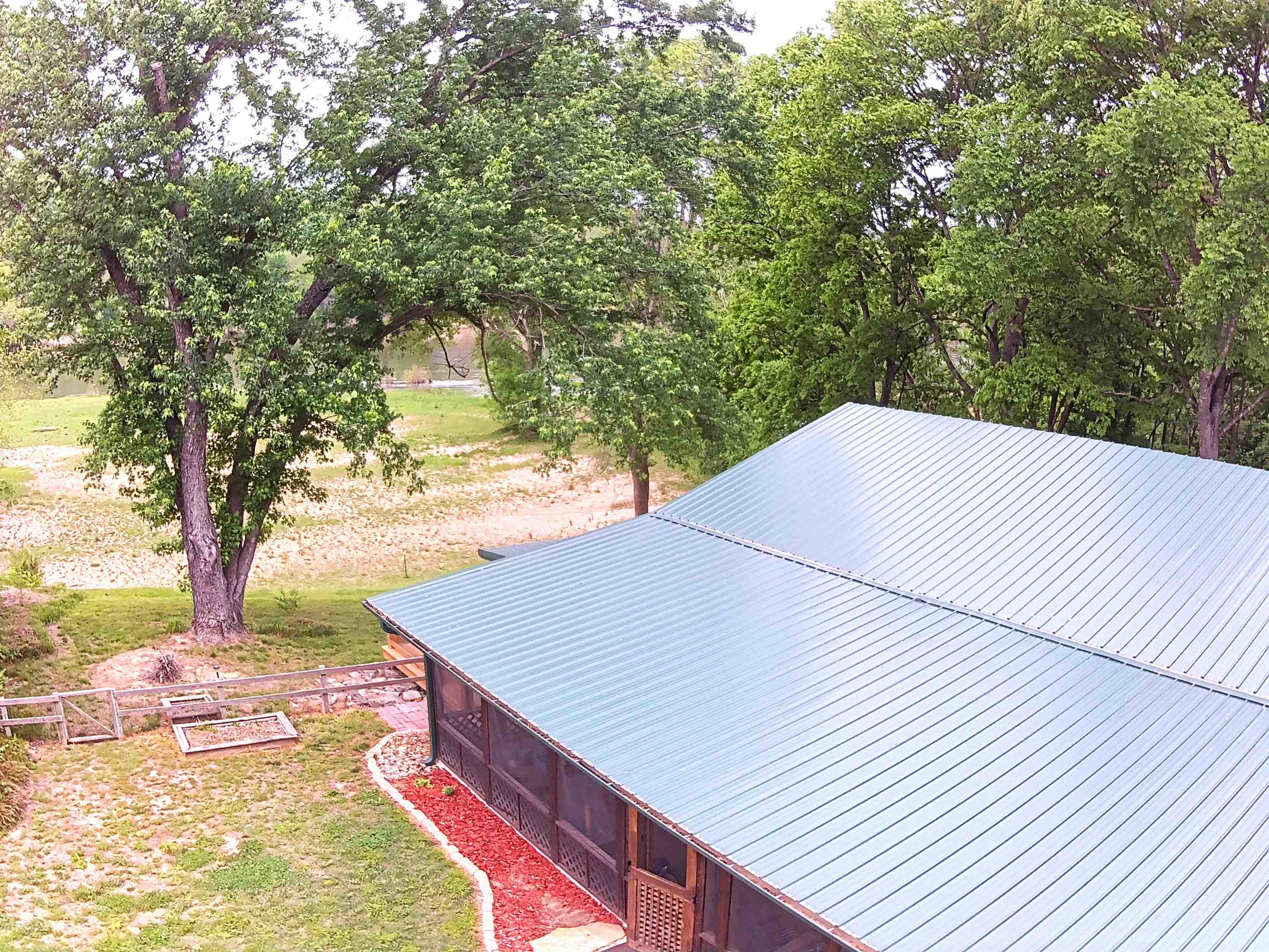 892 N Riverview 858 N Riverview Lane Mountain View, AR