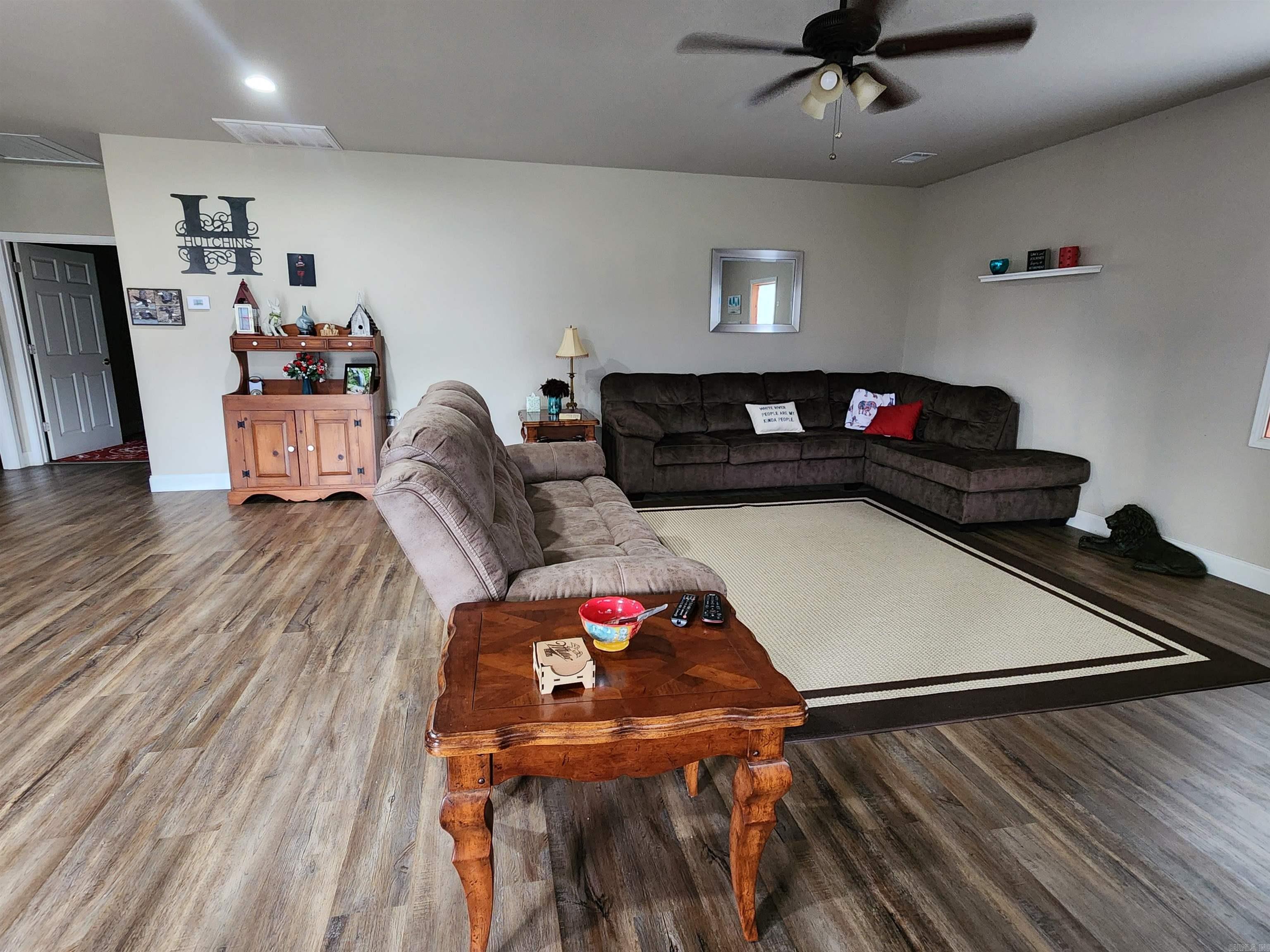 333 Manor  Melbourne, AR