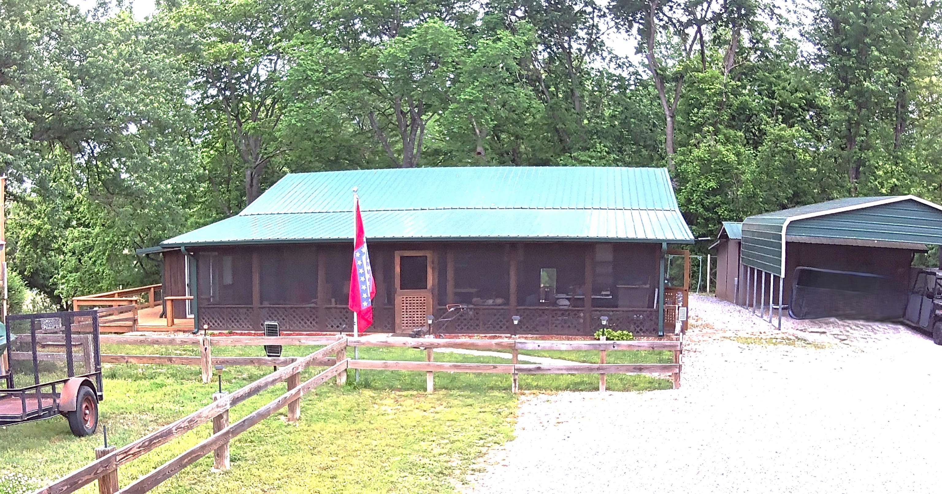 858 N Riverview  Mountain View, AR