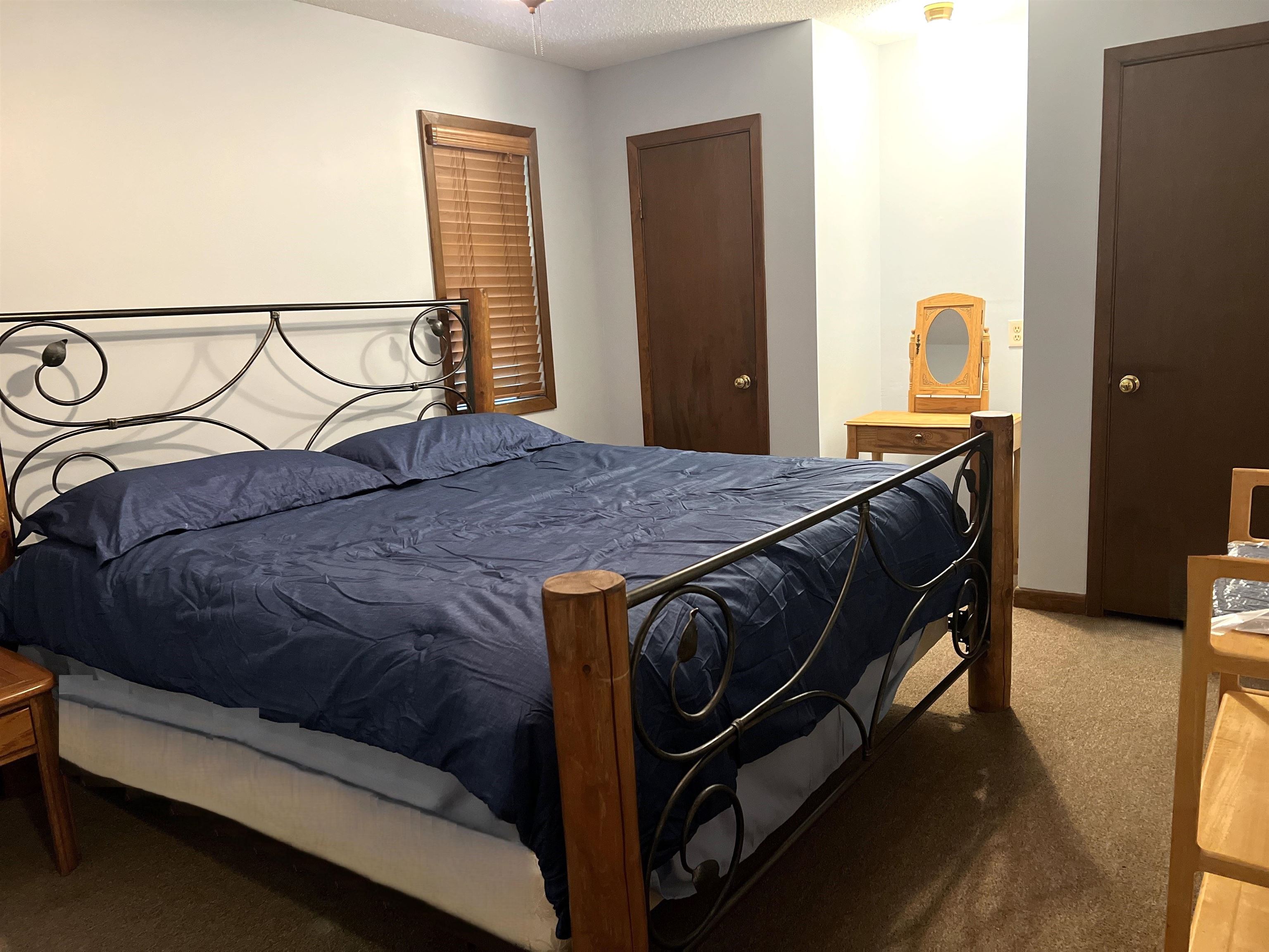 858 N Riverview  Mountain View, AR