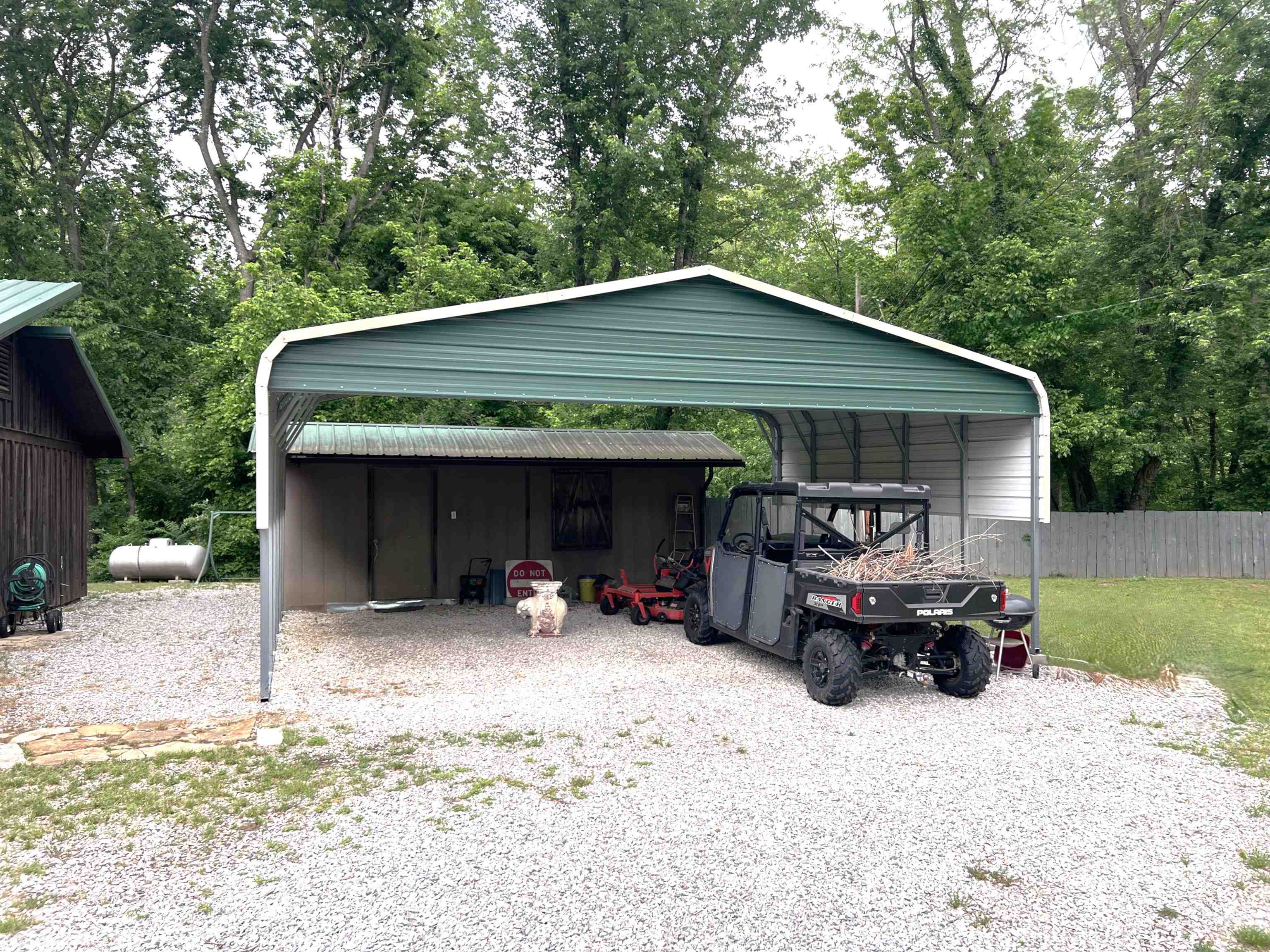 858 N Riverview  Mountain View, AR