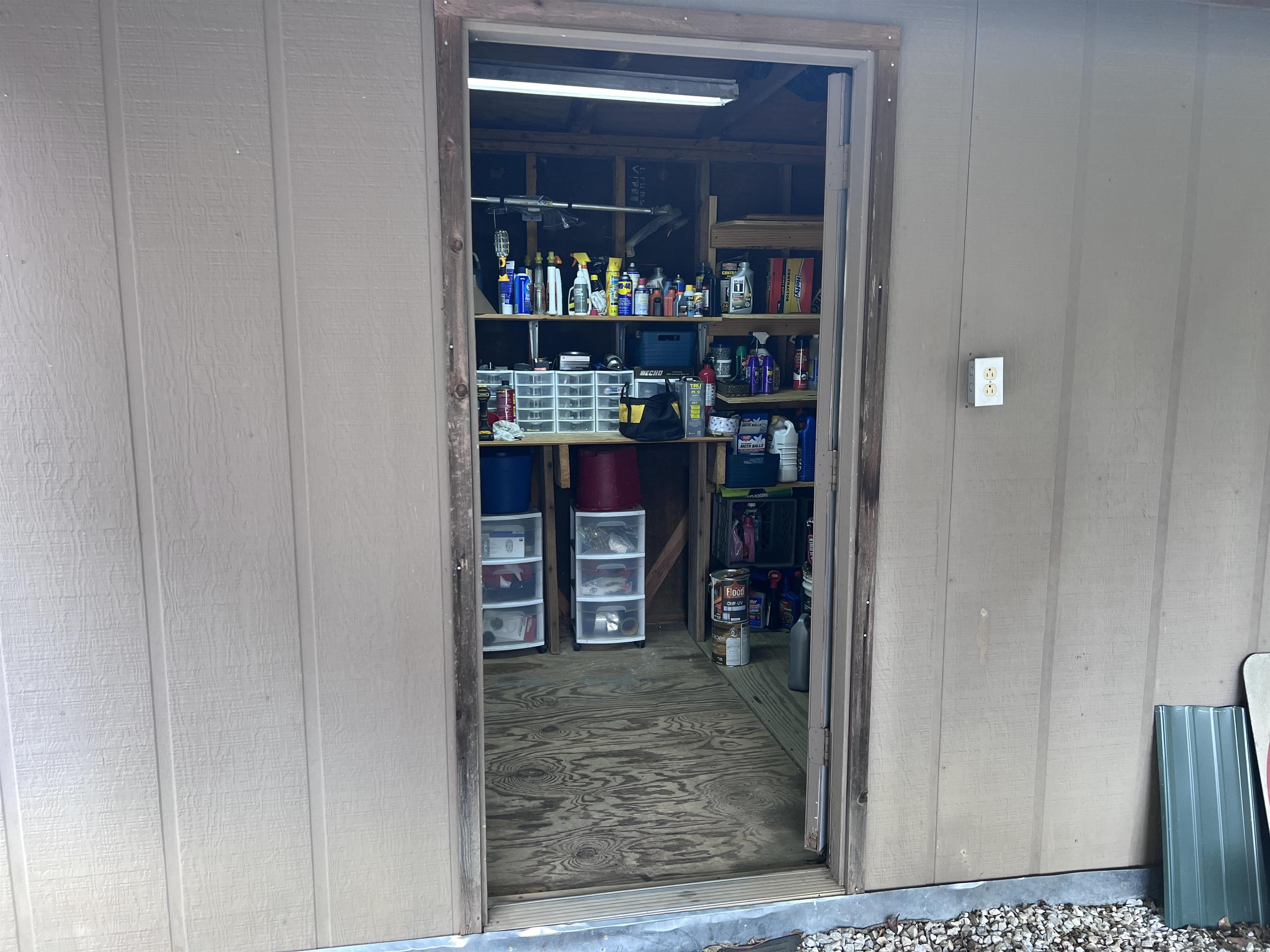 858 N Riverview  Mountain View, AR
