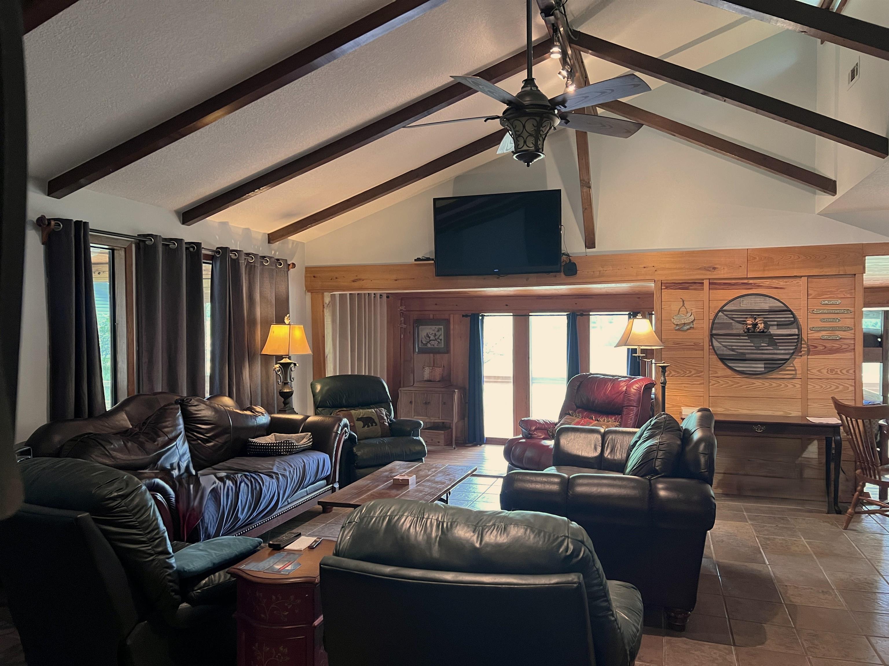 858 N Riverview  Mountain View, AR