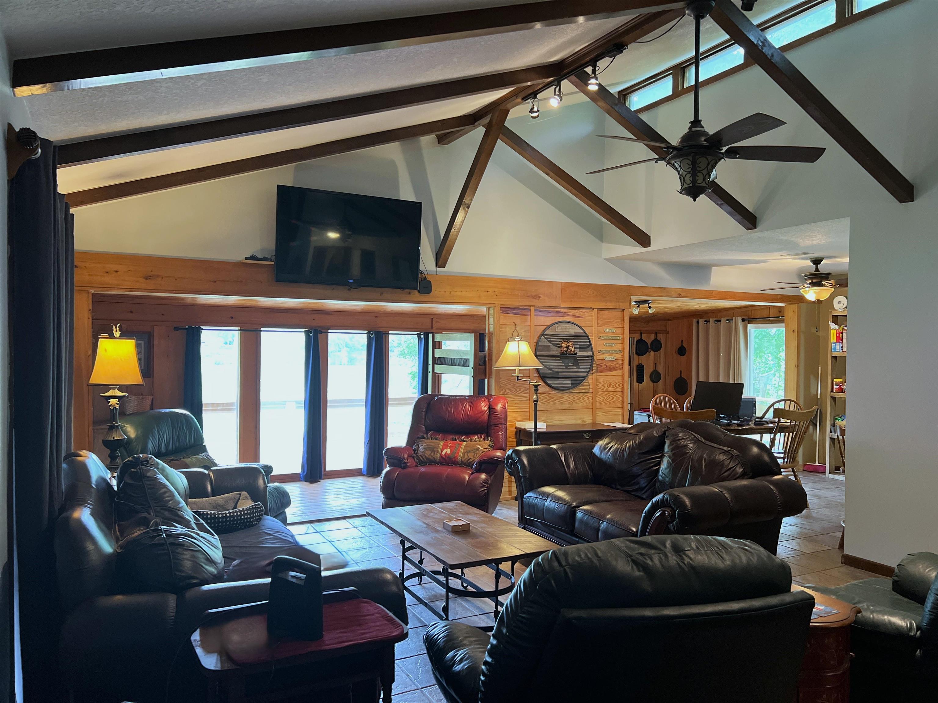 858 N Riverview  Mountain View, AR