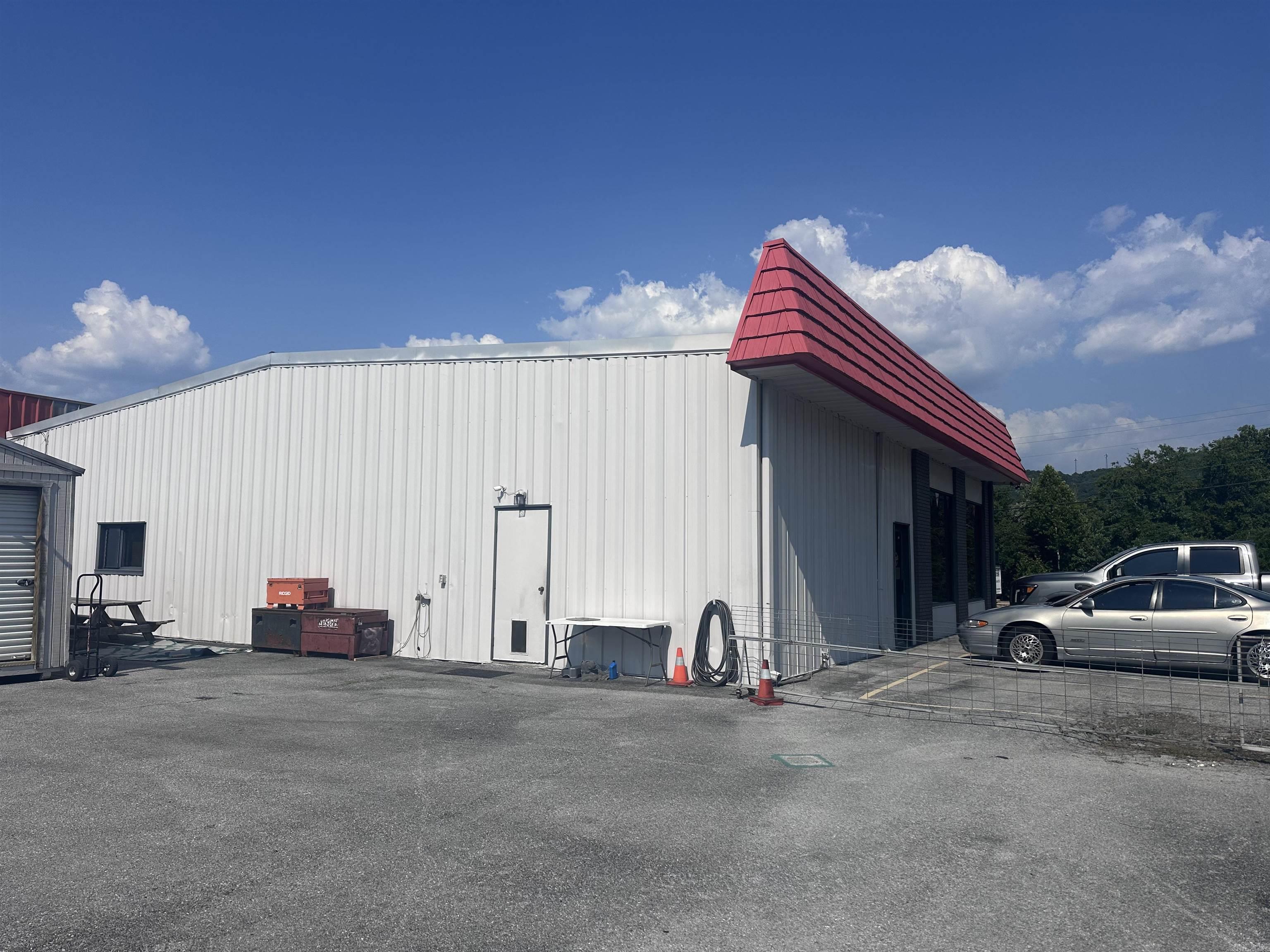916 S A 7th Street — photo 2
