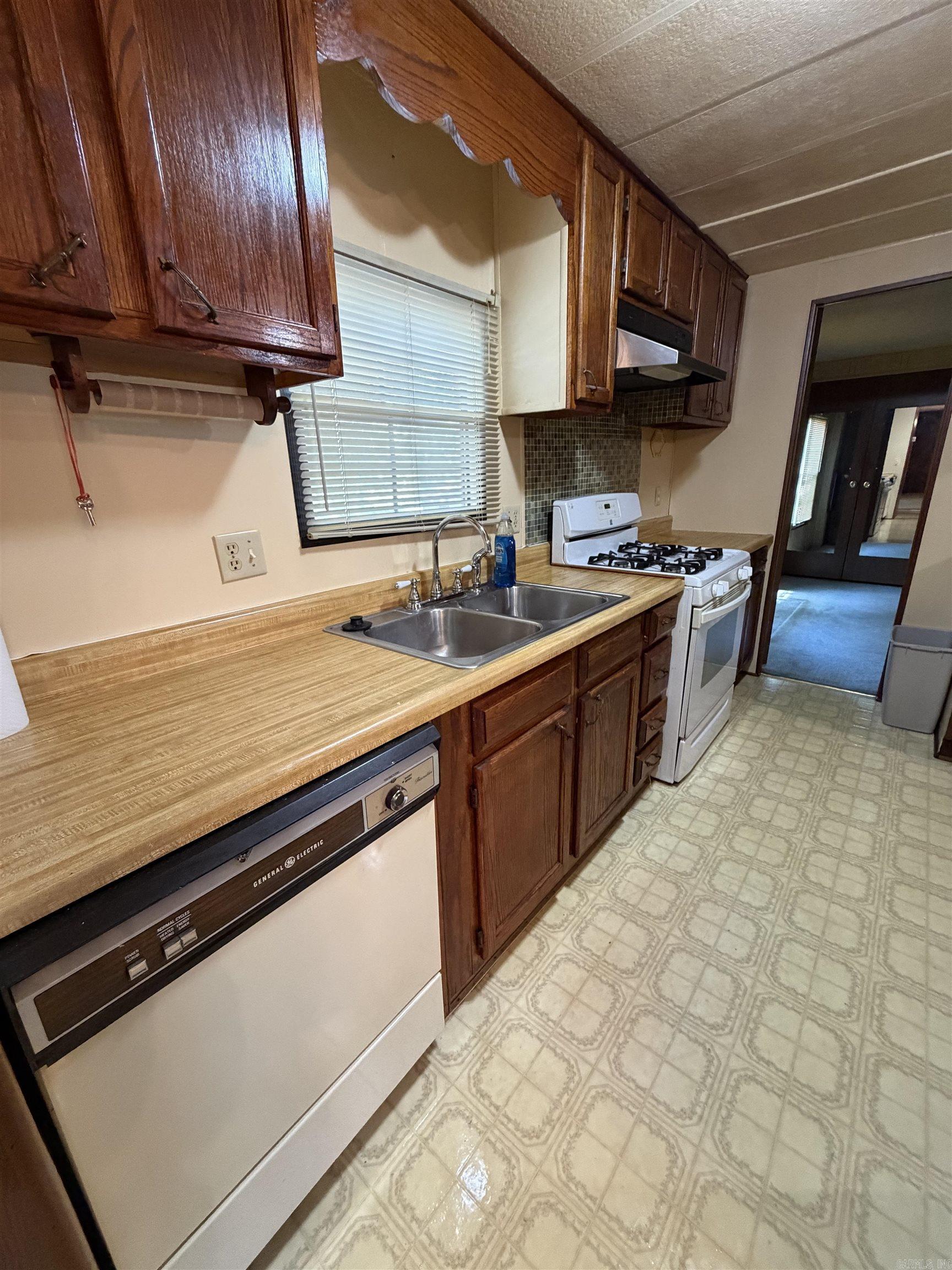 4 Paradise  Mayflower, AR