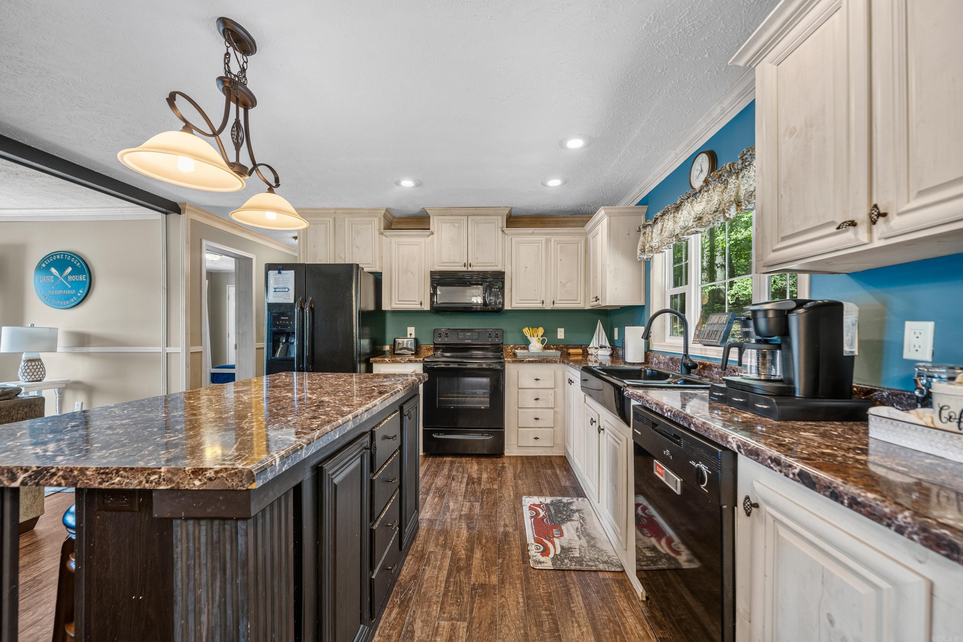 1221 Akers  Hot Springs, AR