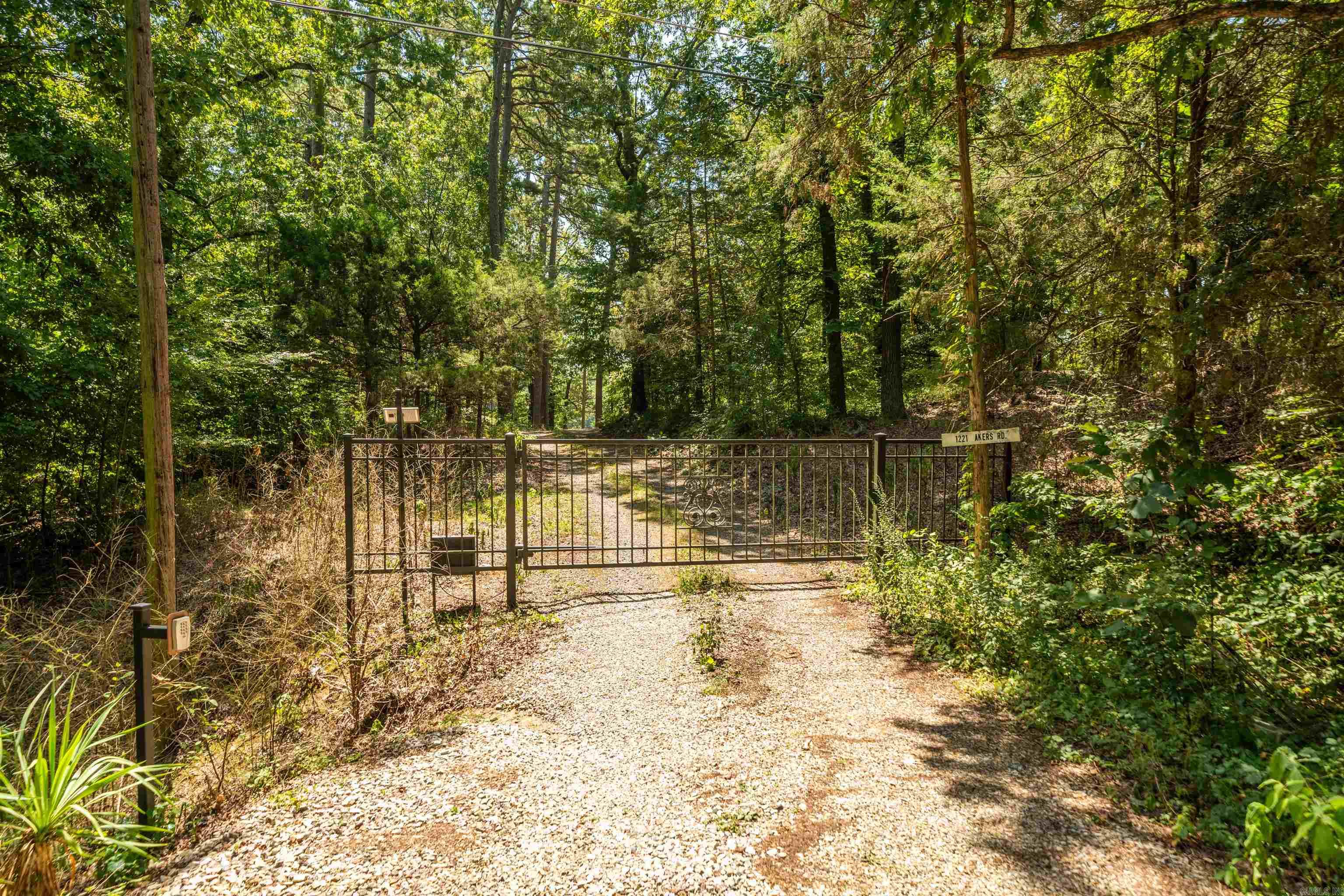 1221 Akers  Hot Springs, AR