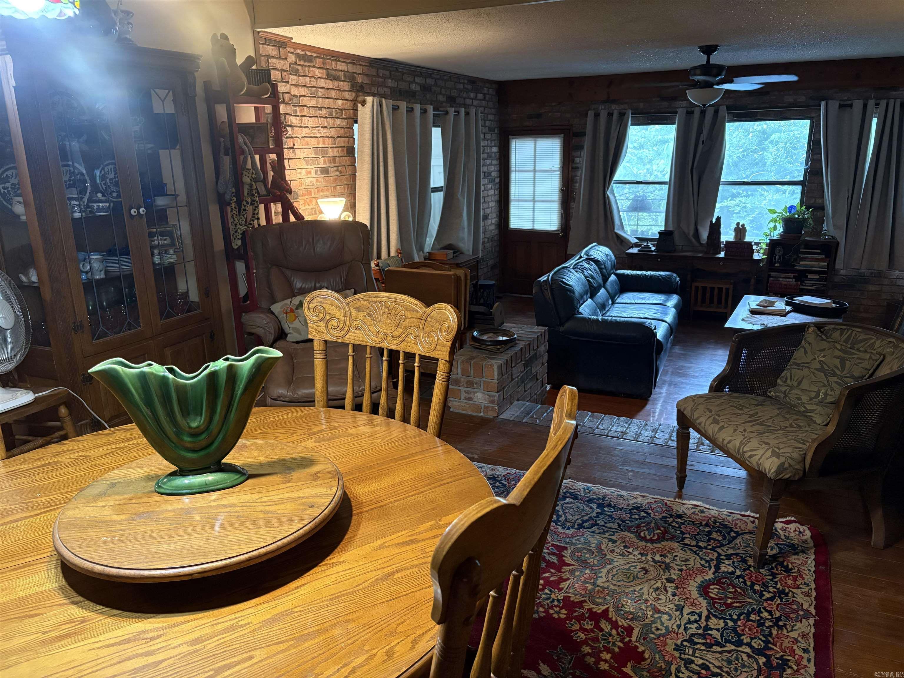 910 Sunnyhill  Searcy, AR