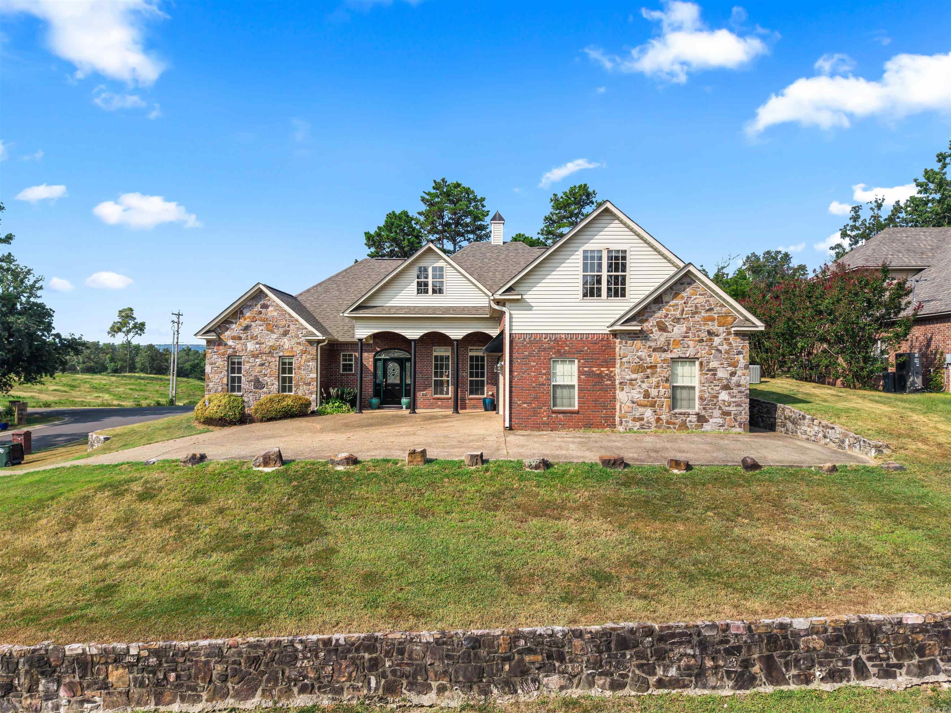 170 Wildwood Forest  Hot Springs, AR