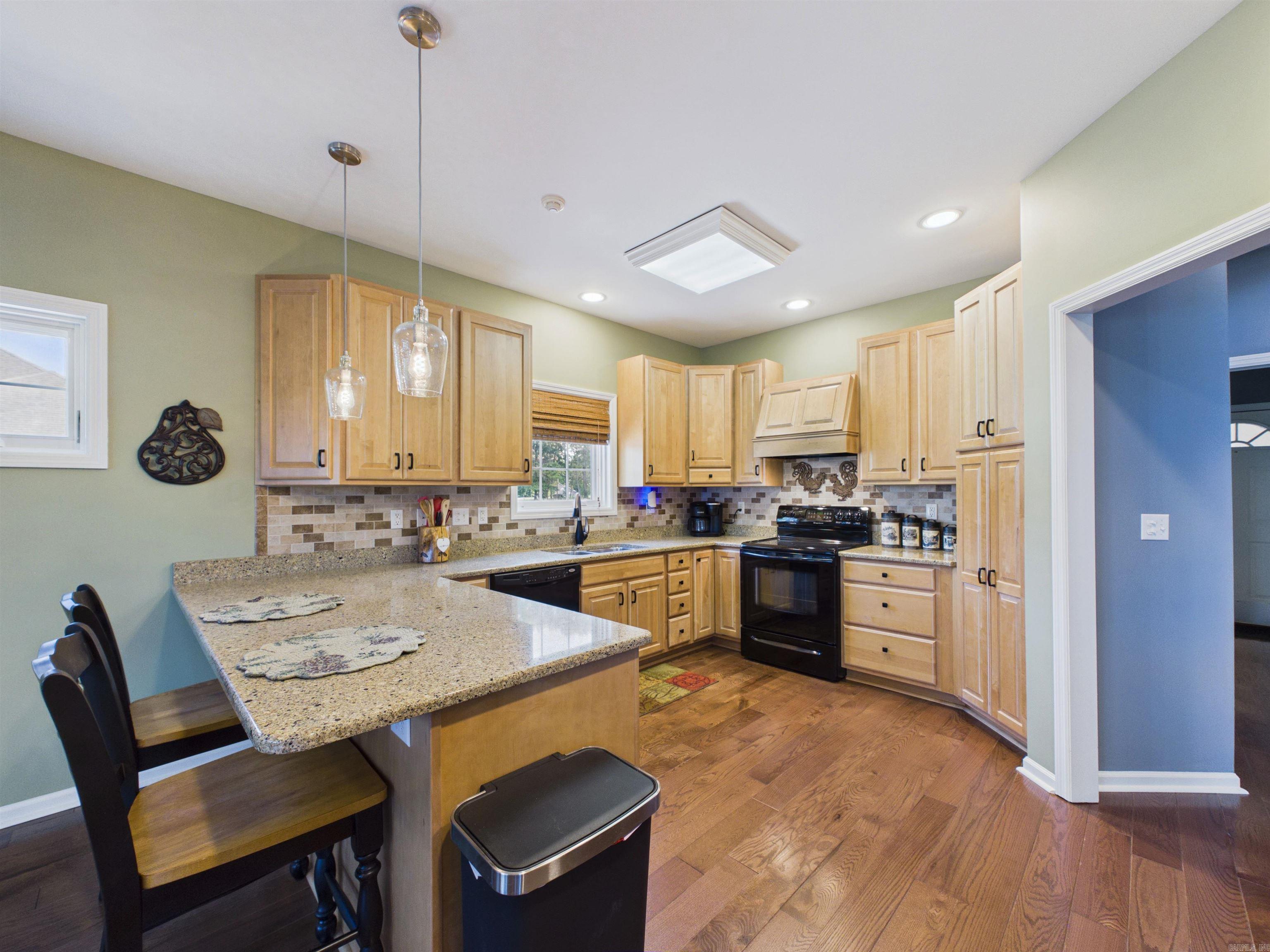 505 E Tri Lakes Dr  Horseshoe Bend, AR