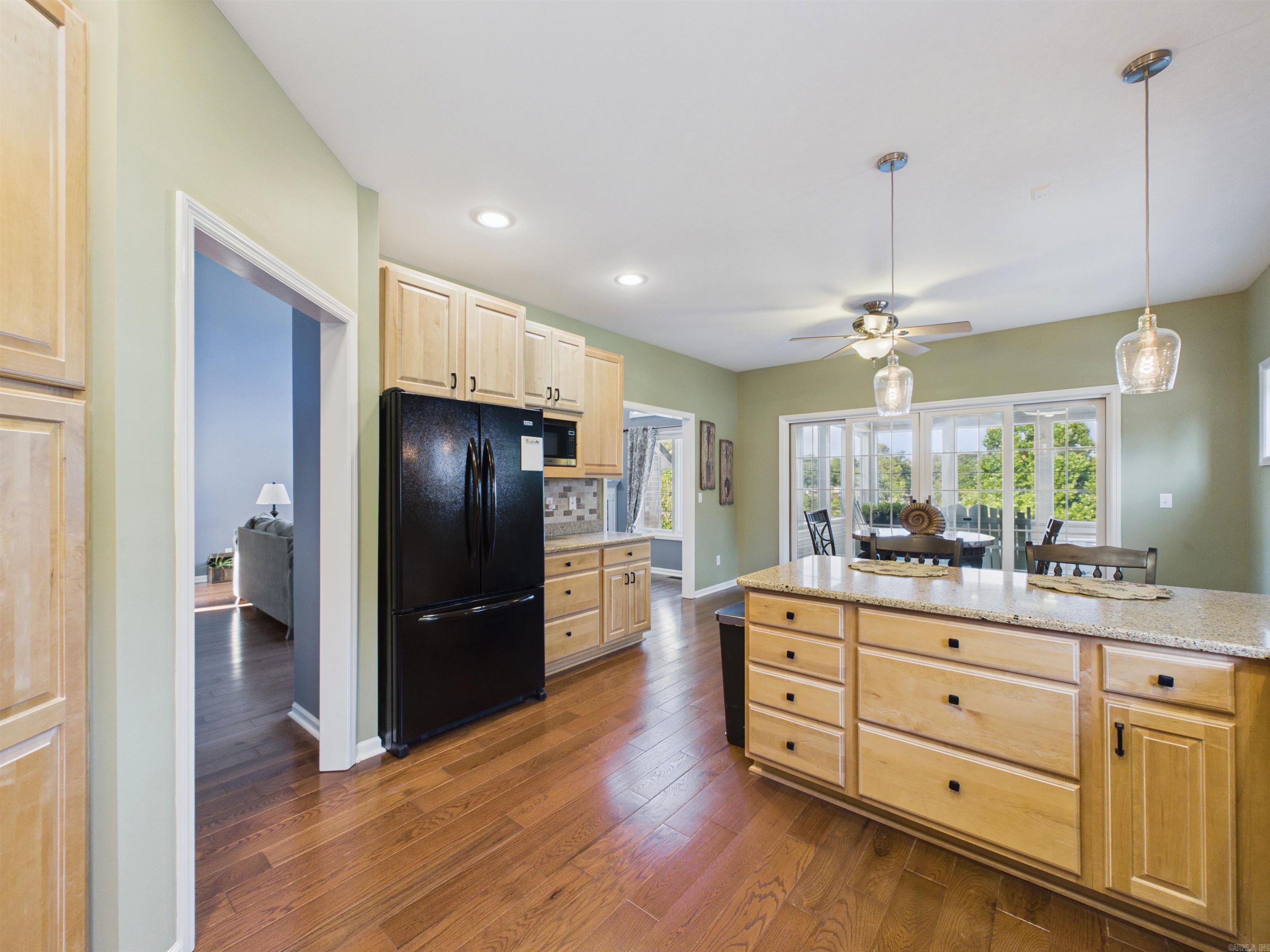 505 E Tri Lakes Dr  Horseshoe Bend, AR