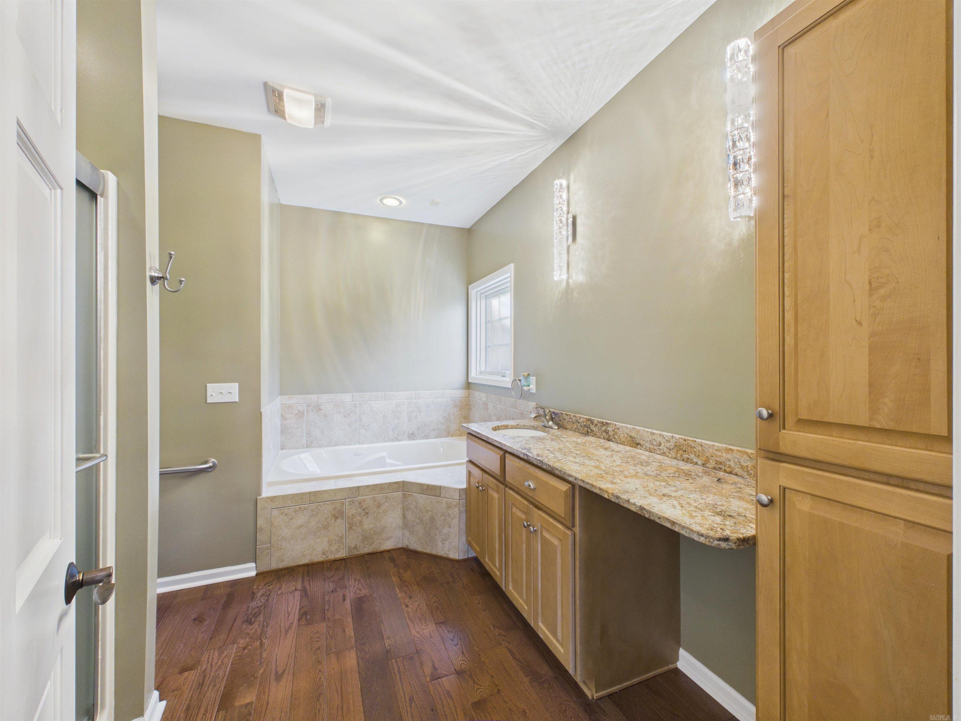 505 E Tri Lakes Dr  Horseshoe Bend, AR