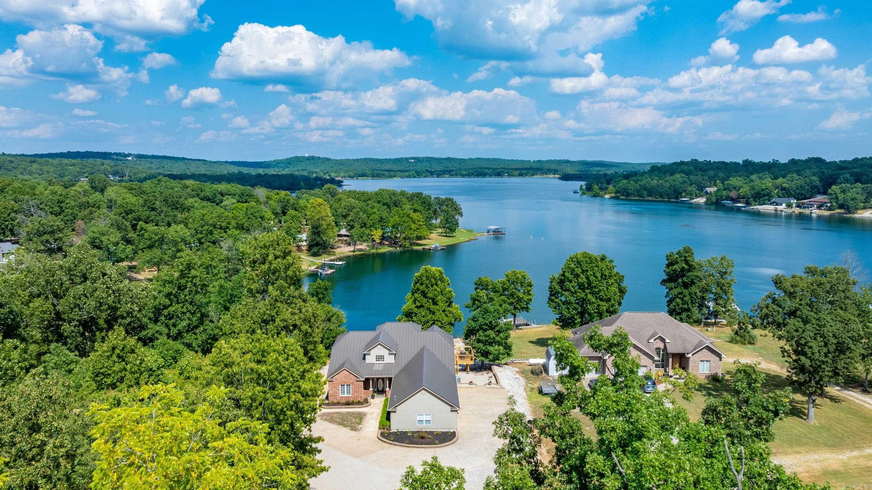 505 E Tri Lakes Dr  Horseshoe Bend, AR