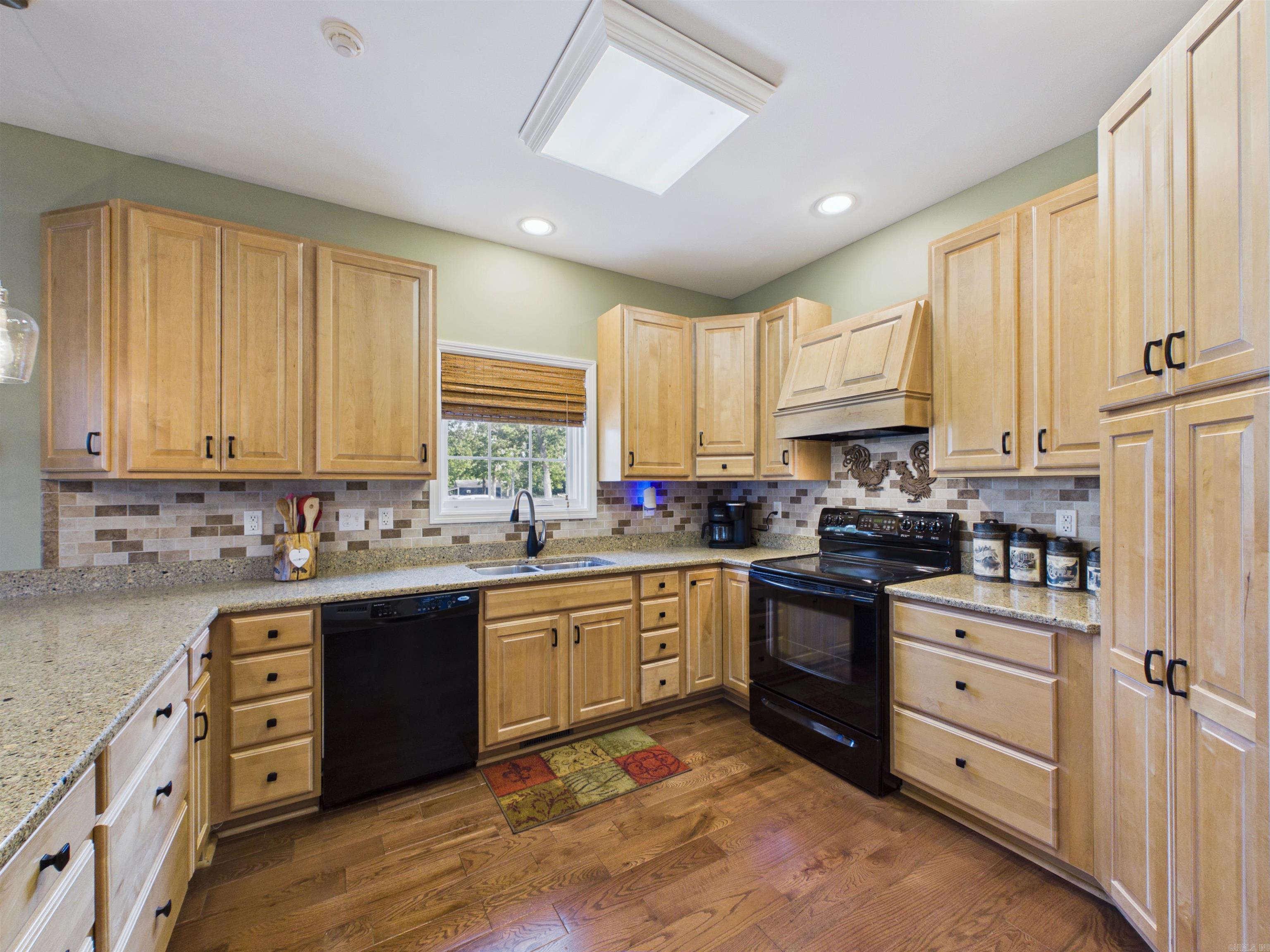 505 E Tri Lakes Dr  Horseshoe Bend, AR