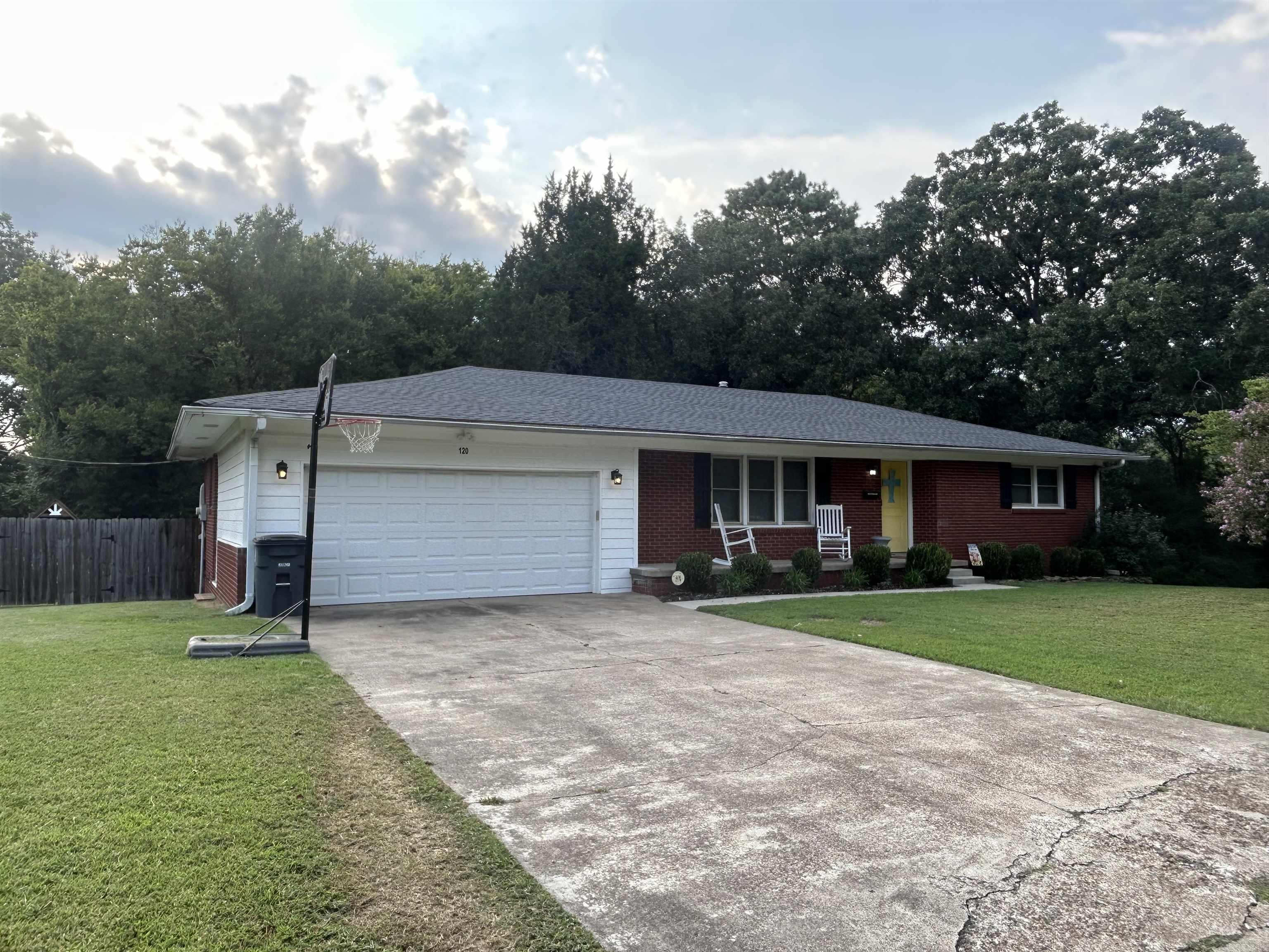 120 W Steward  Searcy, AR