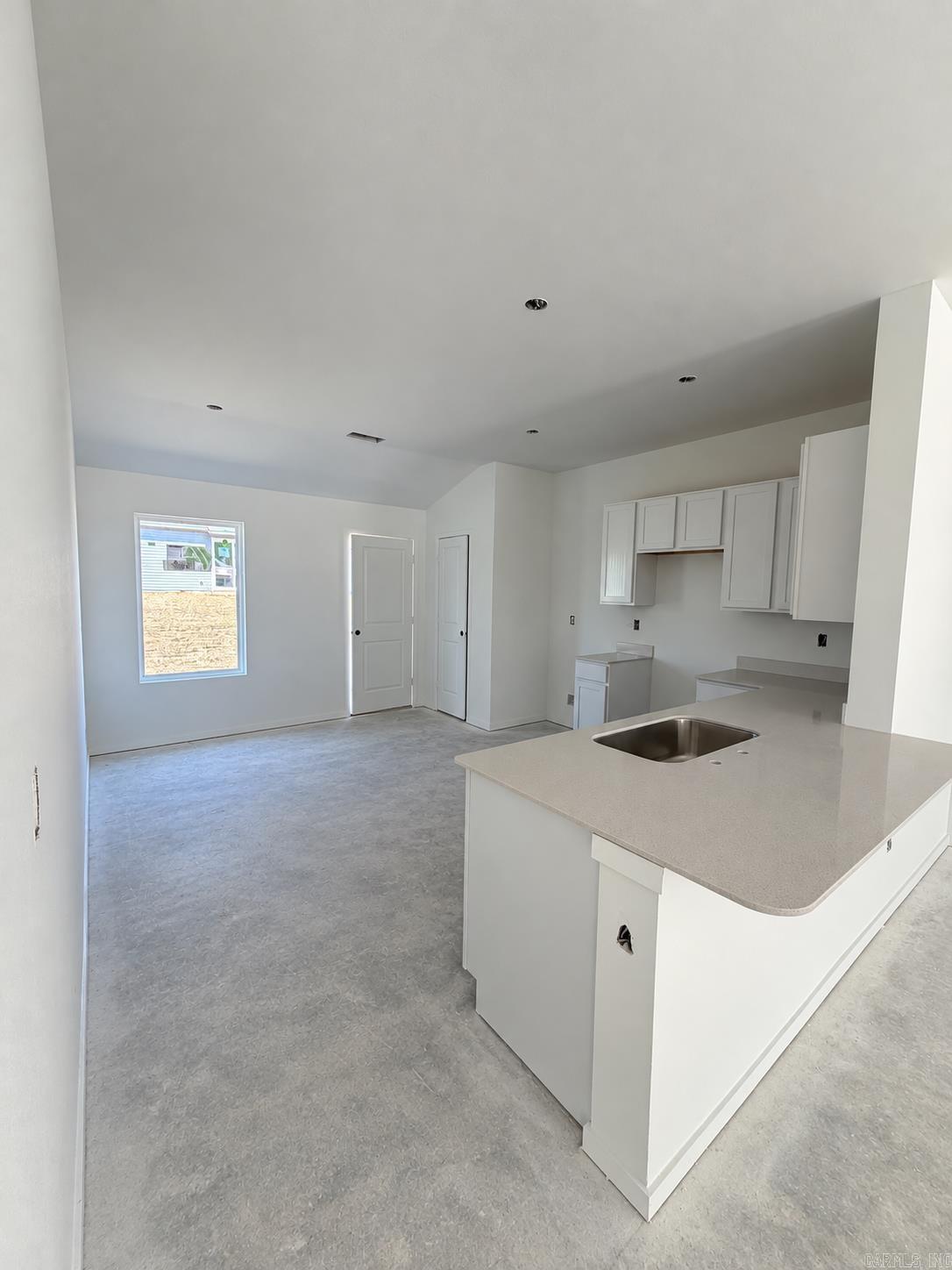 1553 Meadows Drive — photo 4