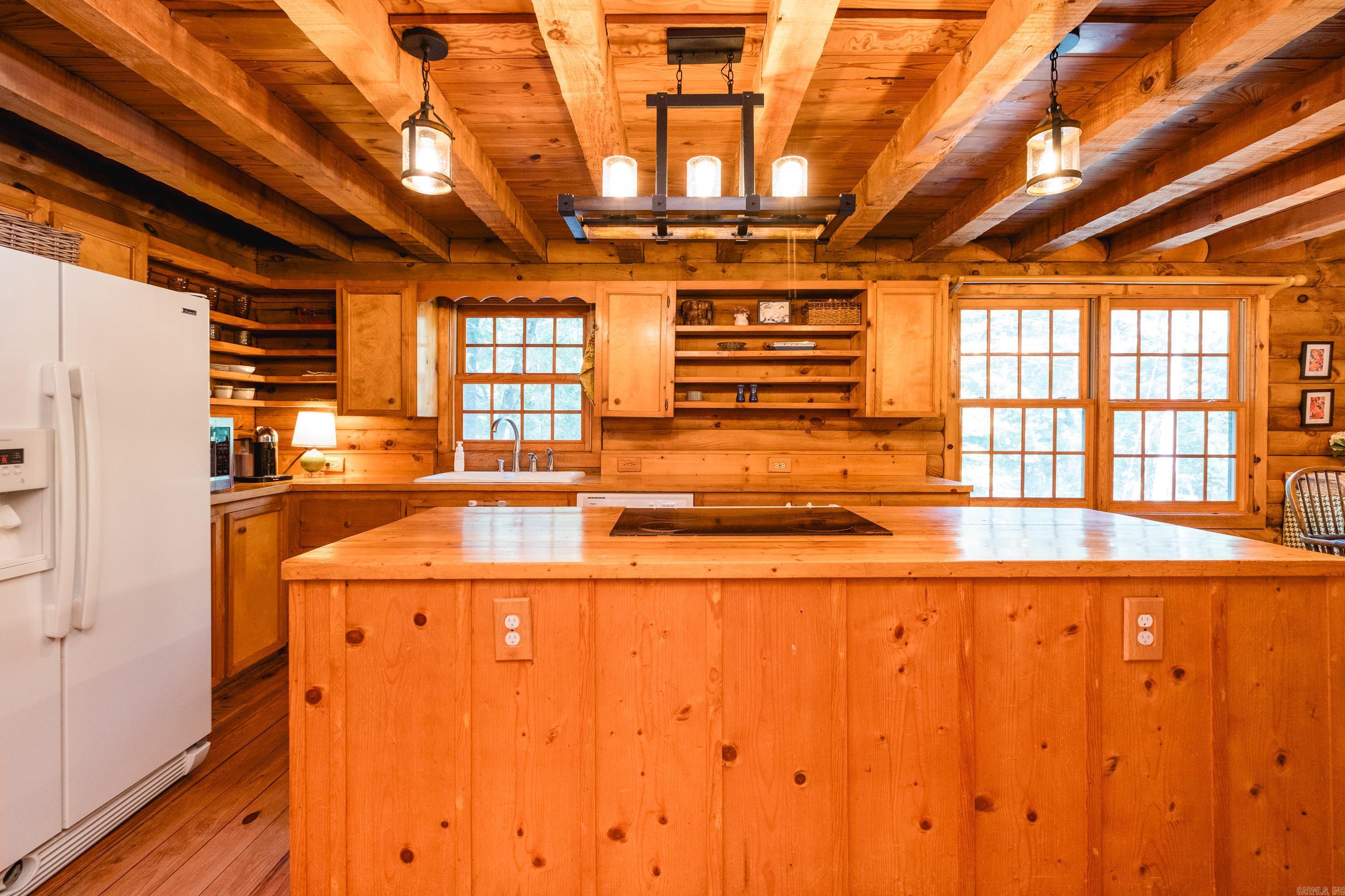 9819 Old Arkansas  Roland, AR
