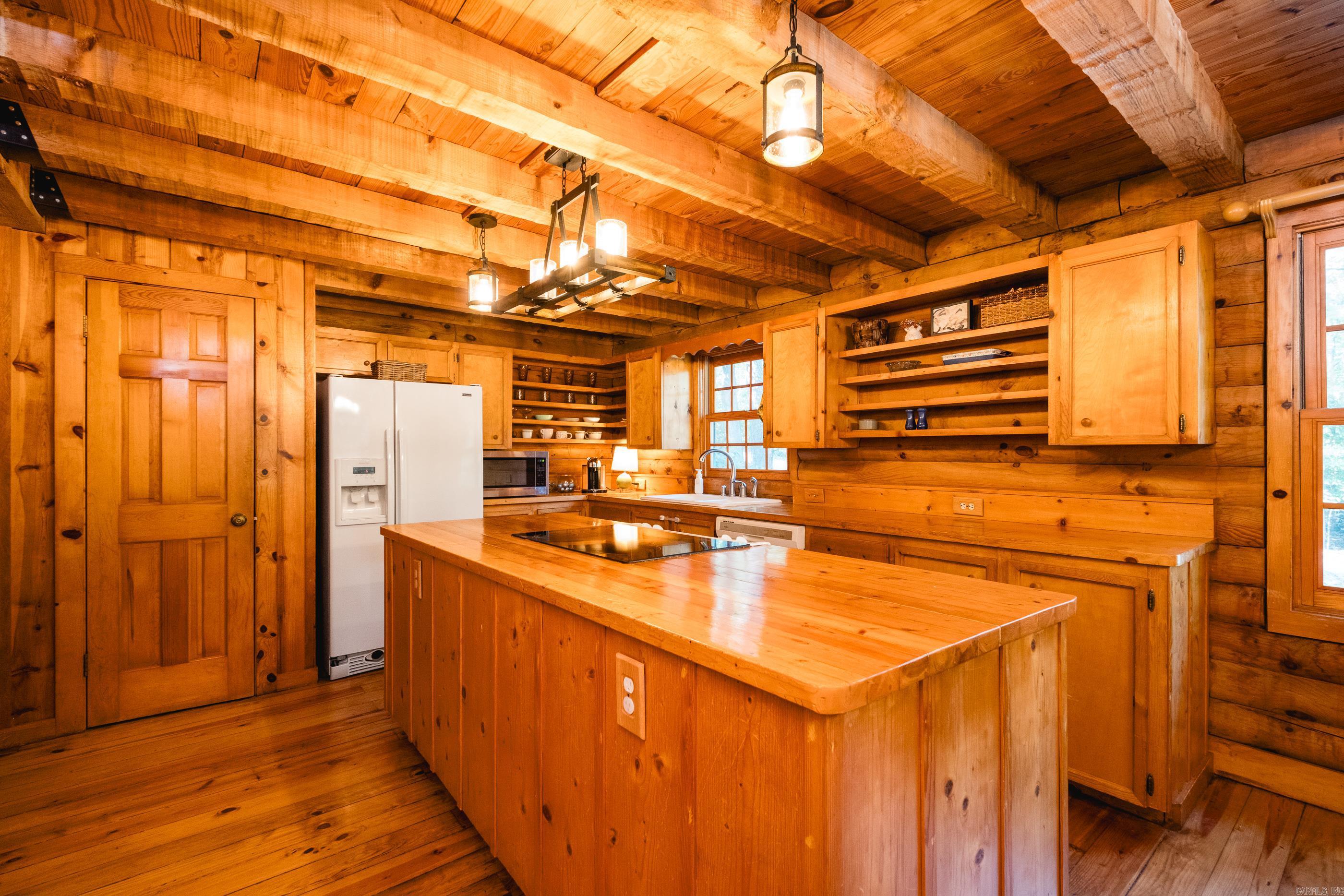 9819 Old Arkansas  Roland, AR